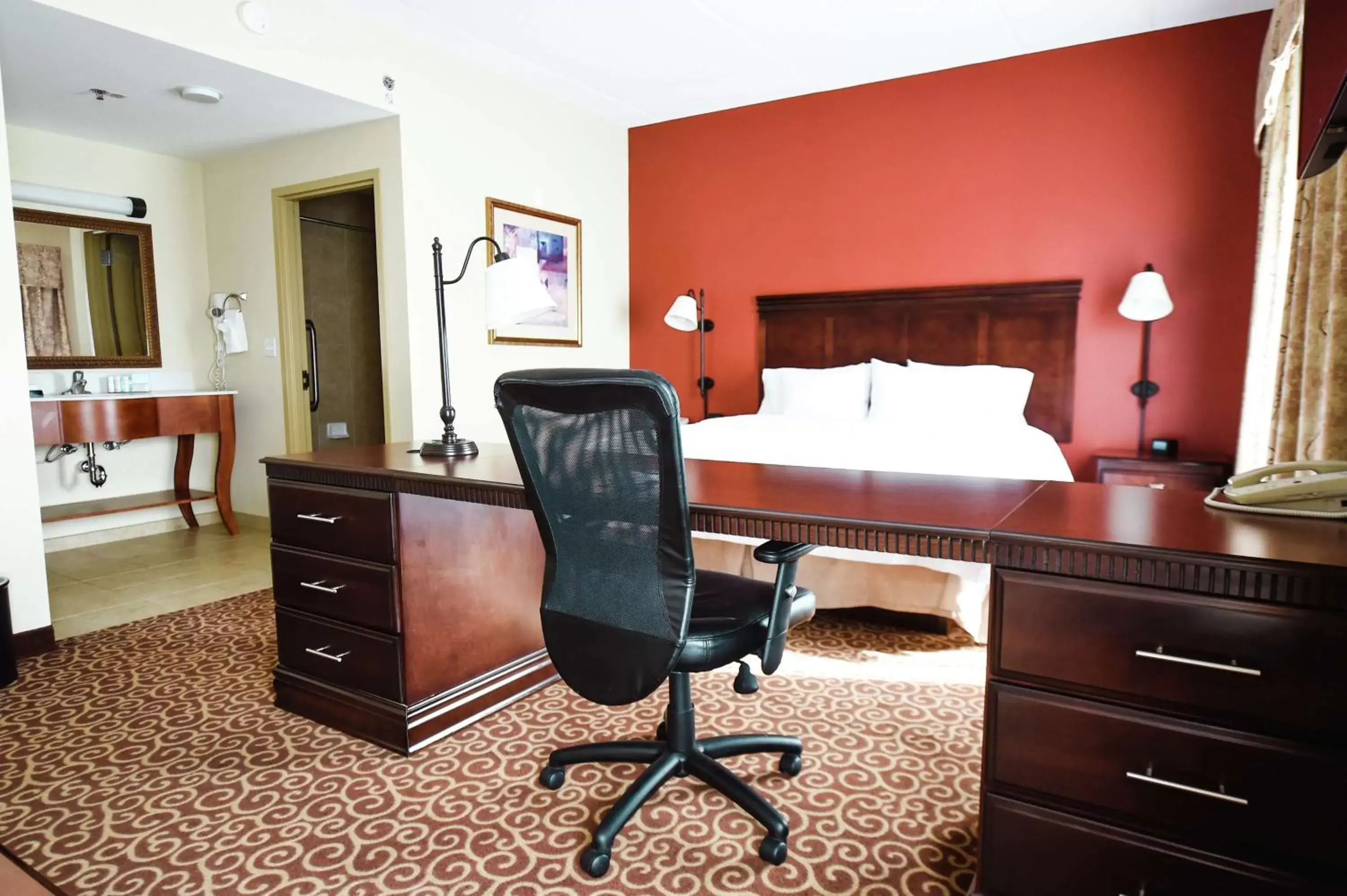 Bedroom in Hampton Inn & Suites Ocala - Belleview