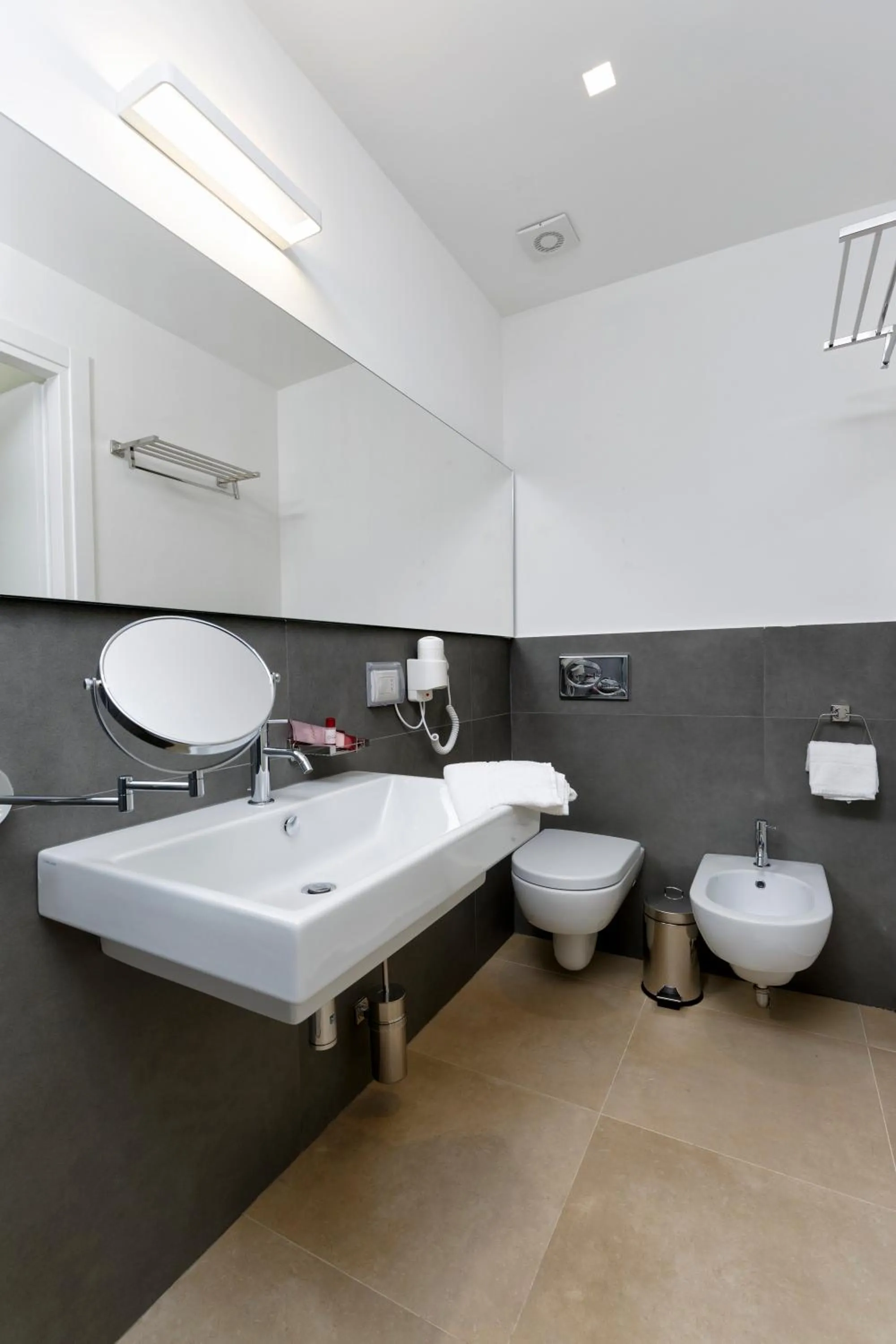 Bathroom in Southeast Hotel