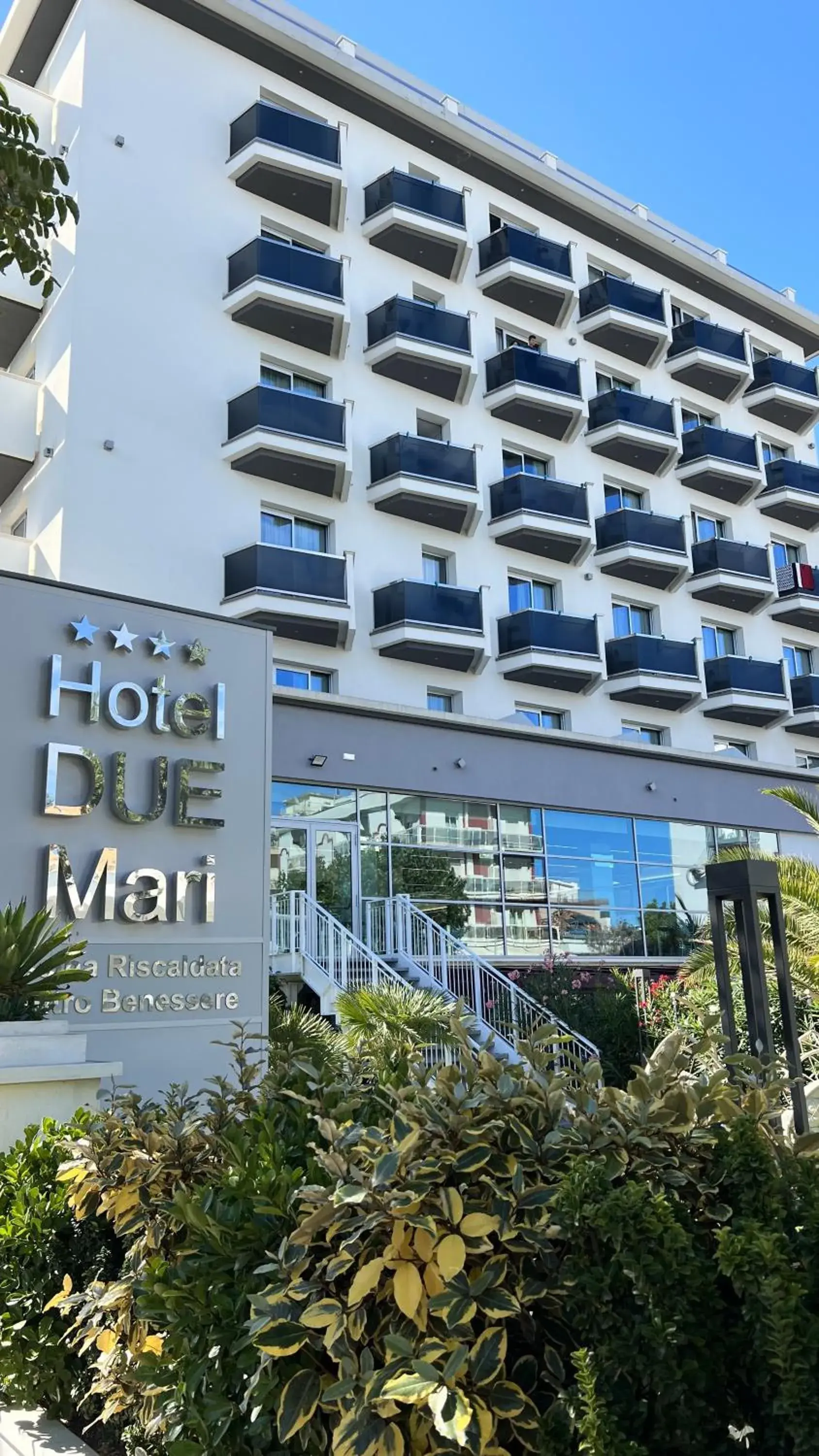 Property Building in Hotel Due Mari