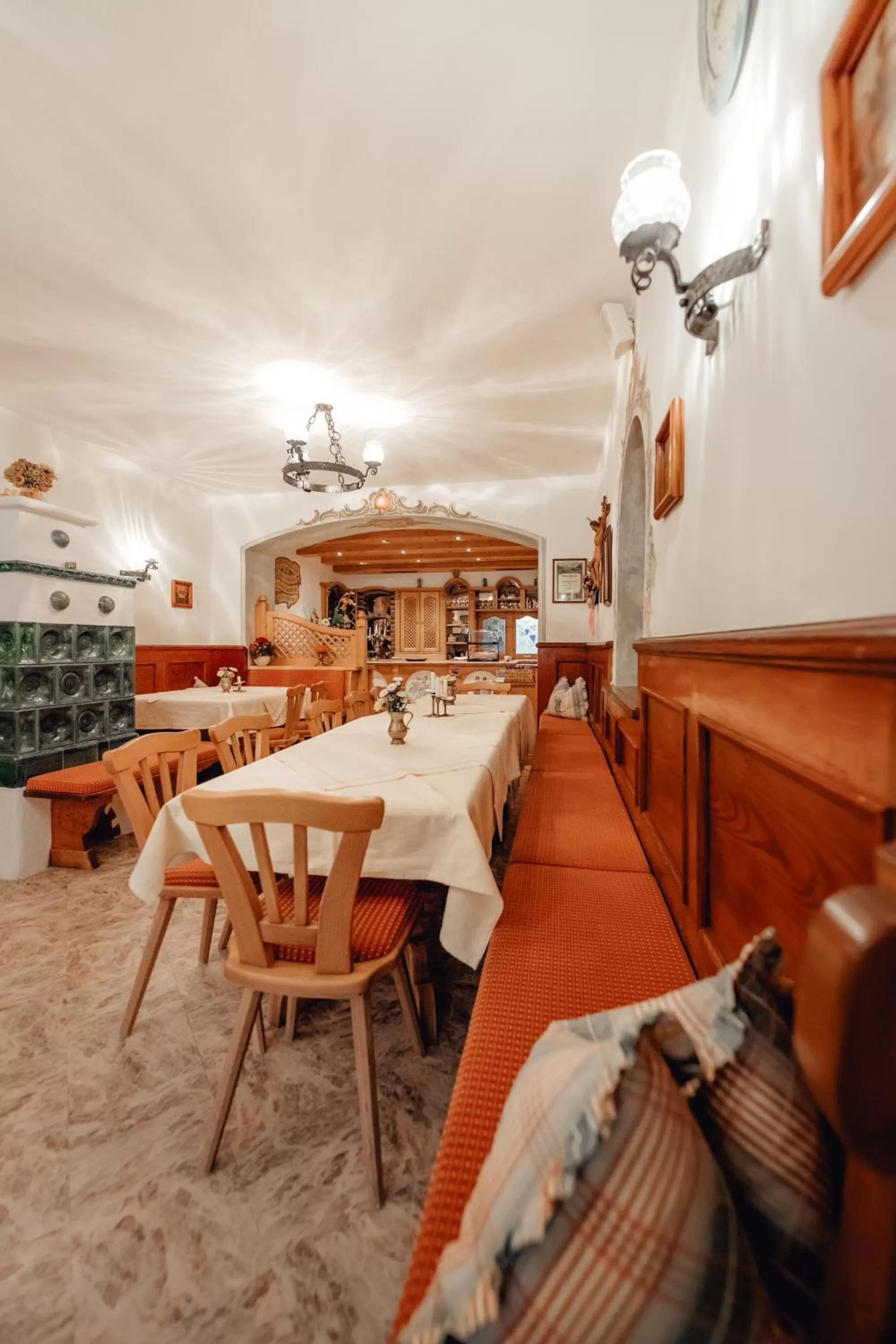 Lounge or bar in Zimmer & Ferienwohnungen Dandler