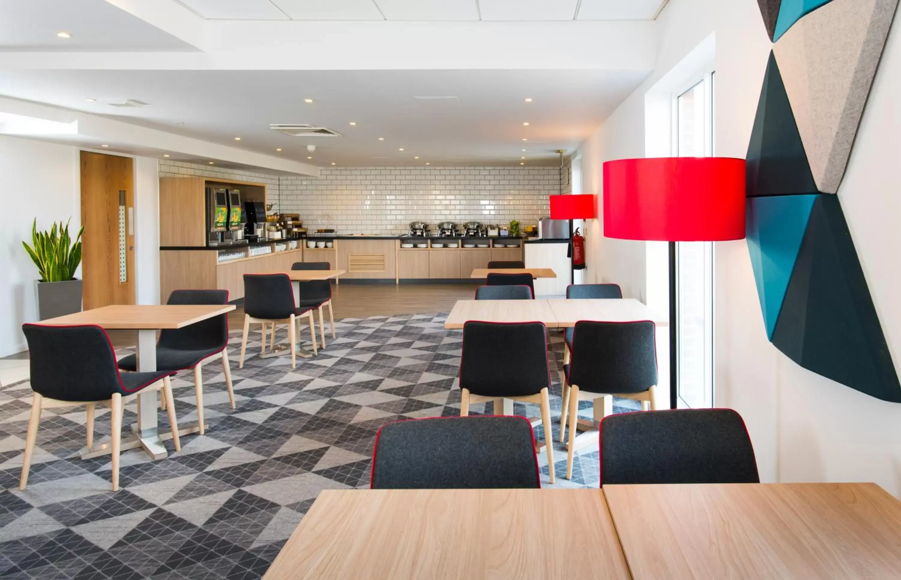 Restaurant/places to eat in Holiday Inn Express Southampton West, an IHG Hotel