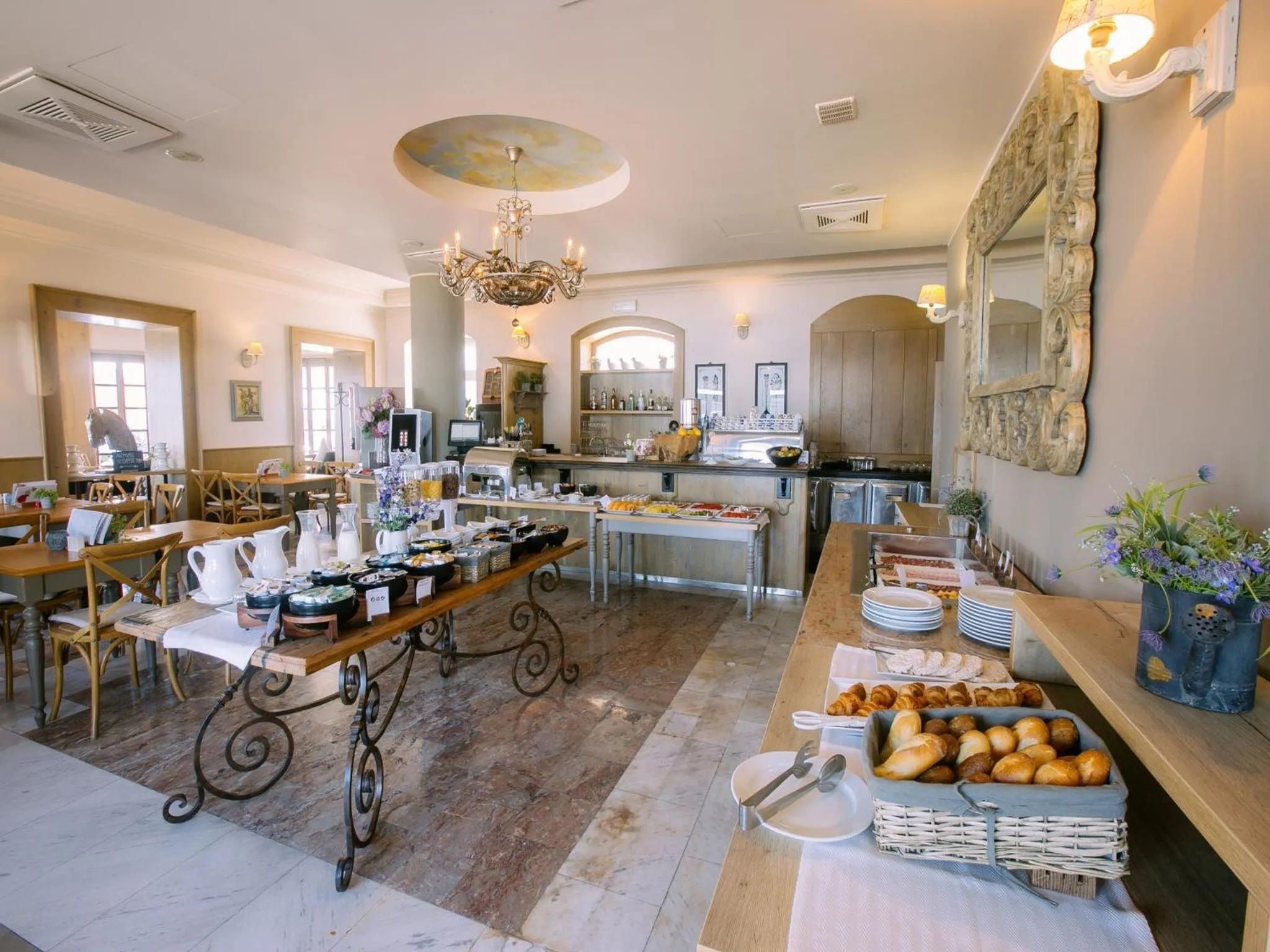 Restaurant/places to eat in Hotel Piran