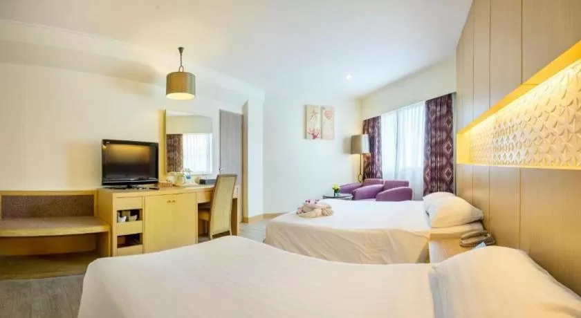 Bed in Jomtien Palm Beach Hotel and Resort