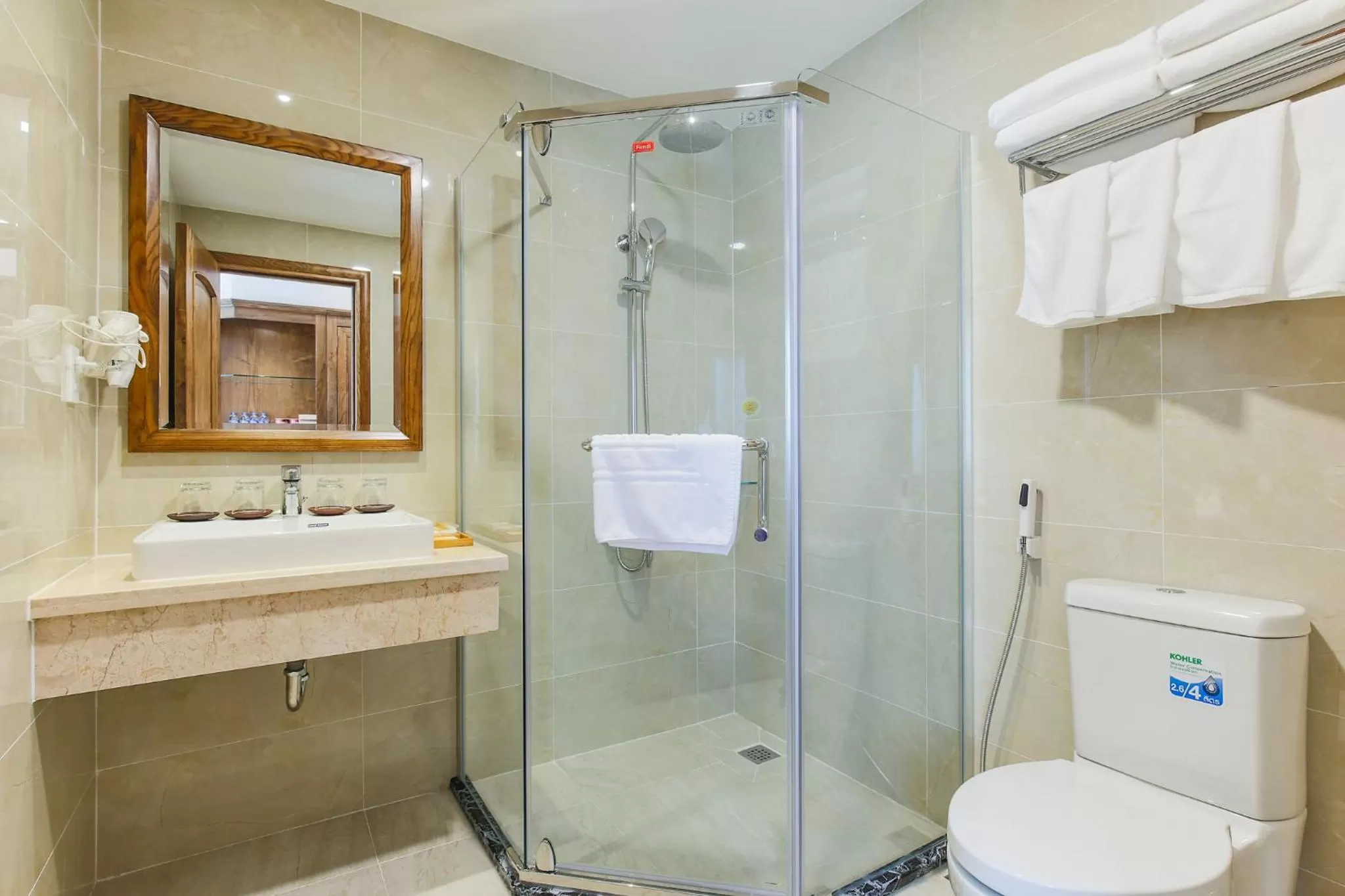 Bathroom in Hoang Lan Hotel