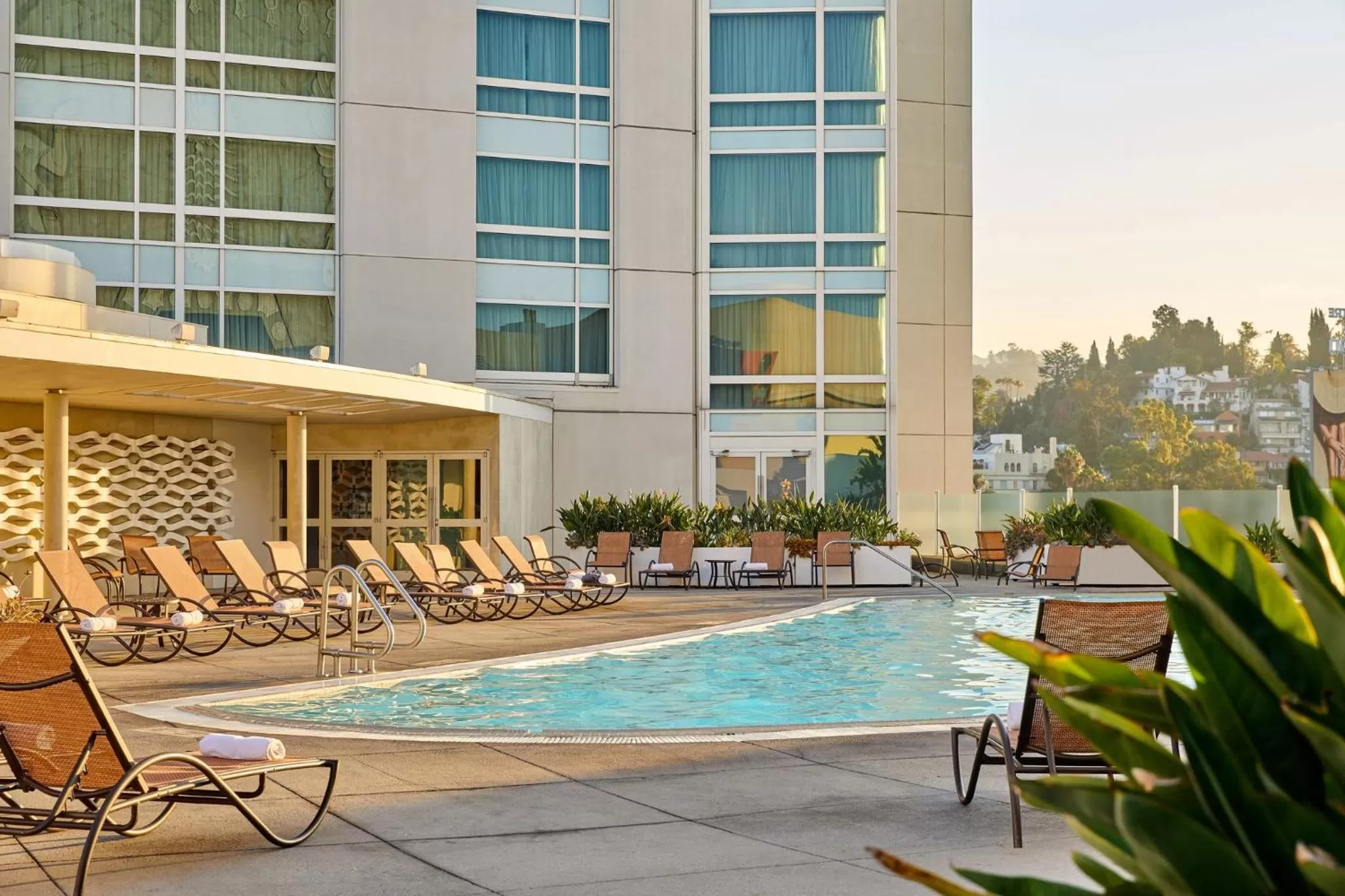 Swimming pool in Loews Hollywood Hotel