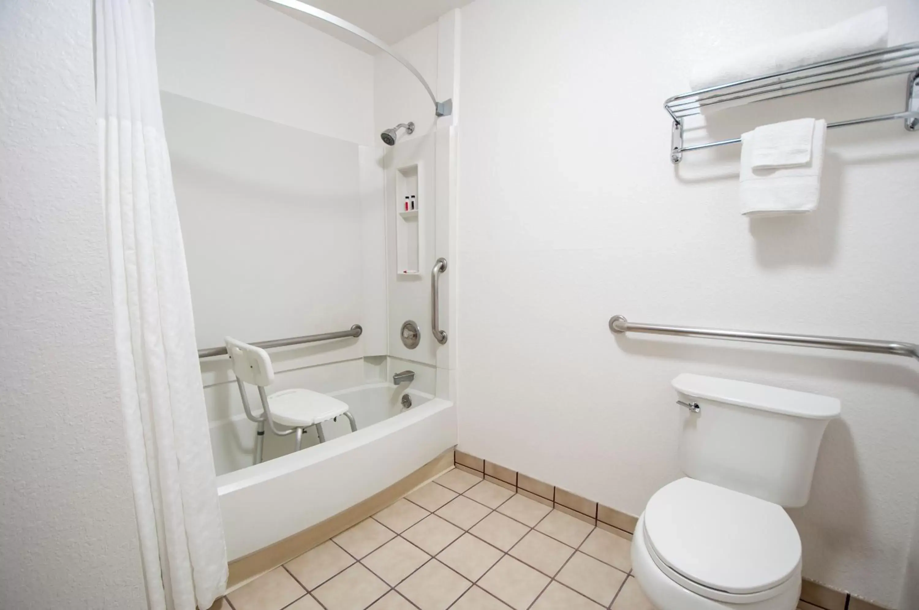Toilet, Bathroom in Quality Inn Wenatchee near Leavenworth