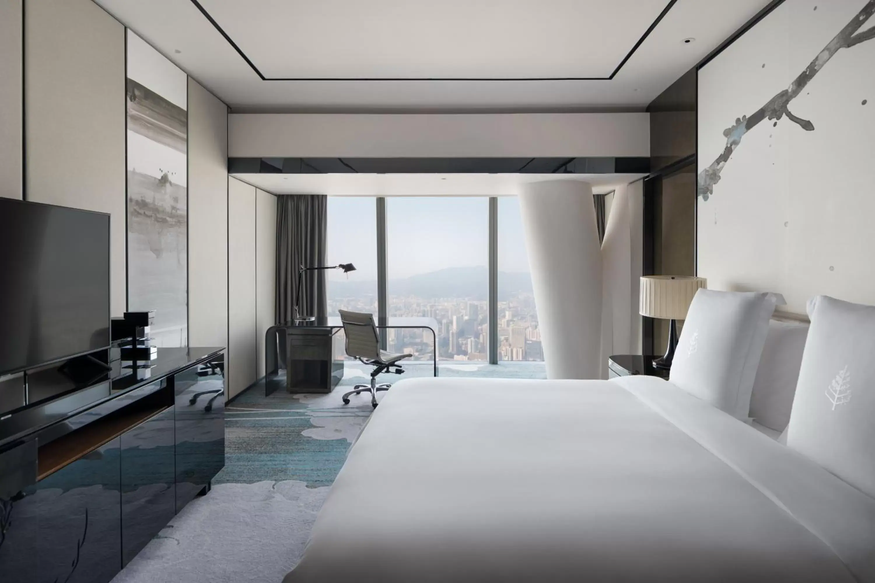 Bedroom in Four Seasons Hotel Guangzhou - Free Shuttle Bus to Canton Fair Complex during Canton Fair period