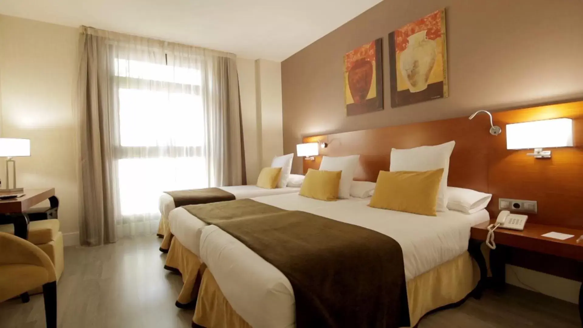 Bedroom, Bed in Hotel Puerta de Toledo
