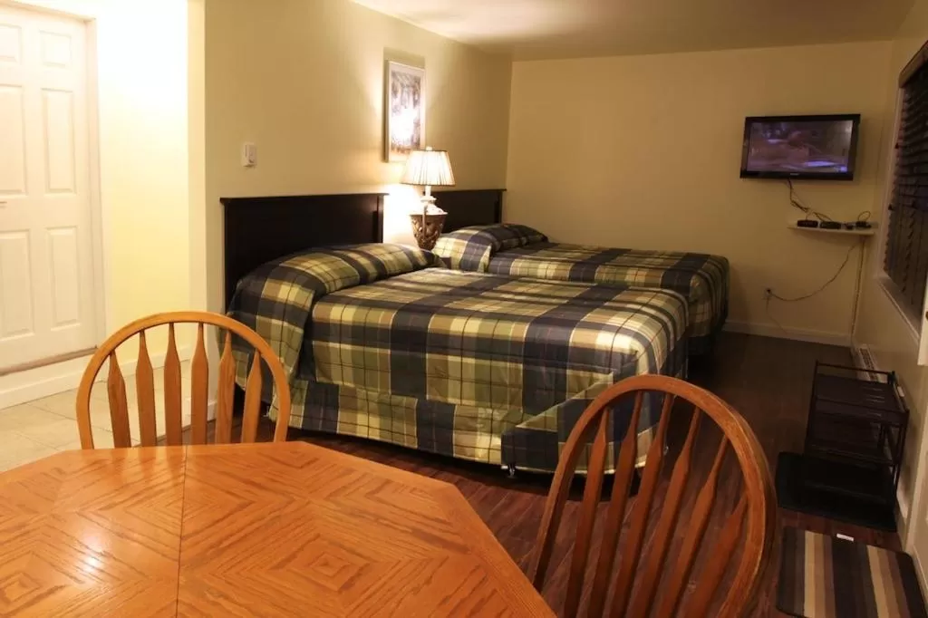 Photo of the whole room, Bed in Cherry Tree Inn
