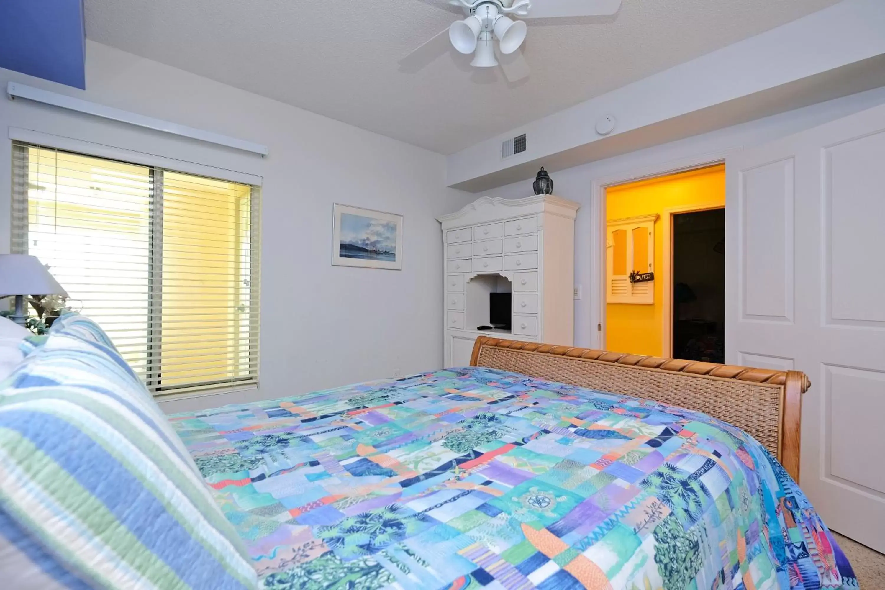 Bed in Litchfield Beach & Golf Resort