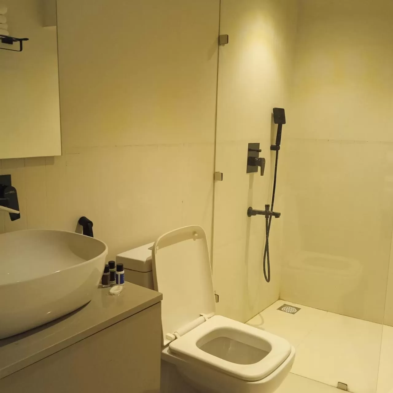 Bathroom in The Red Pier - My Downtown Hotels