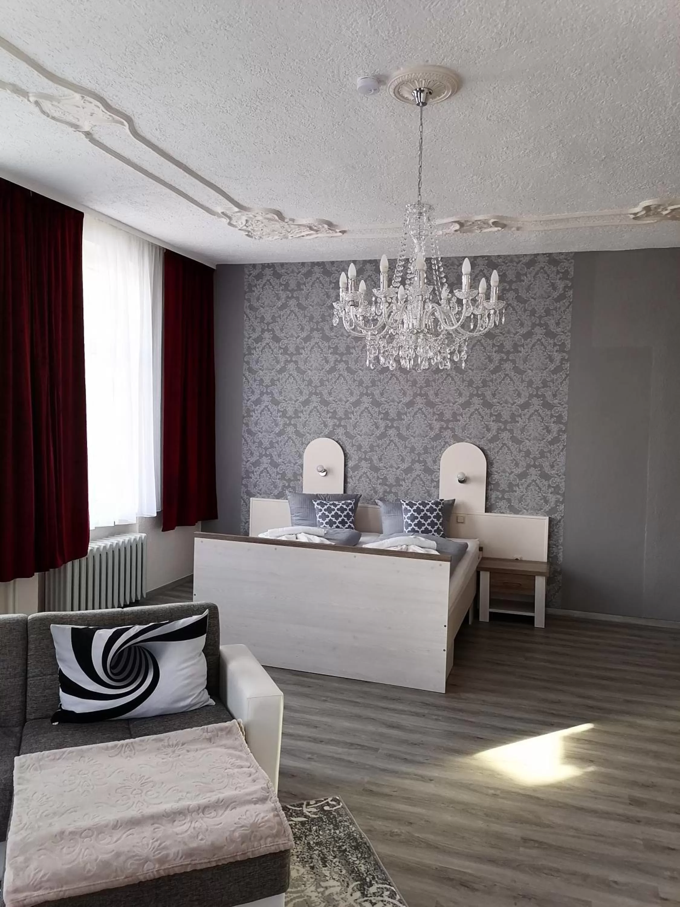 Bed in REGIOHOTEL Quedlinburger Hof - #HistorischerCharme #ZentraleLage #Wellness #FreeParking