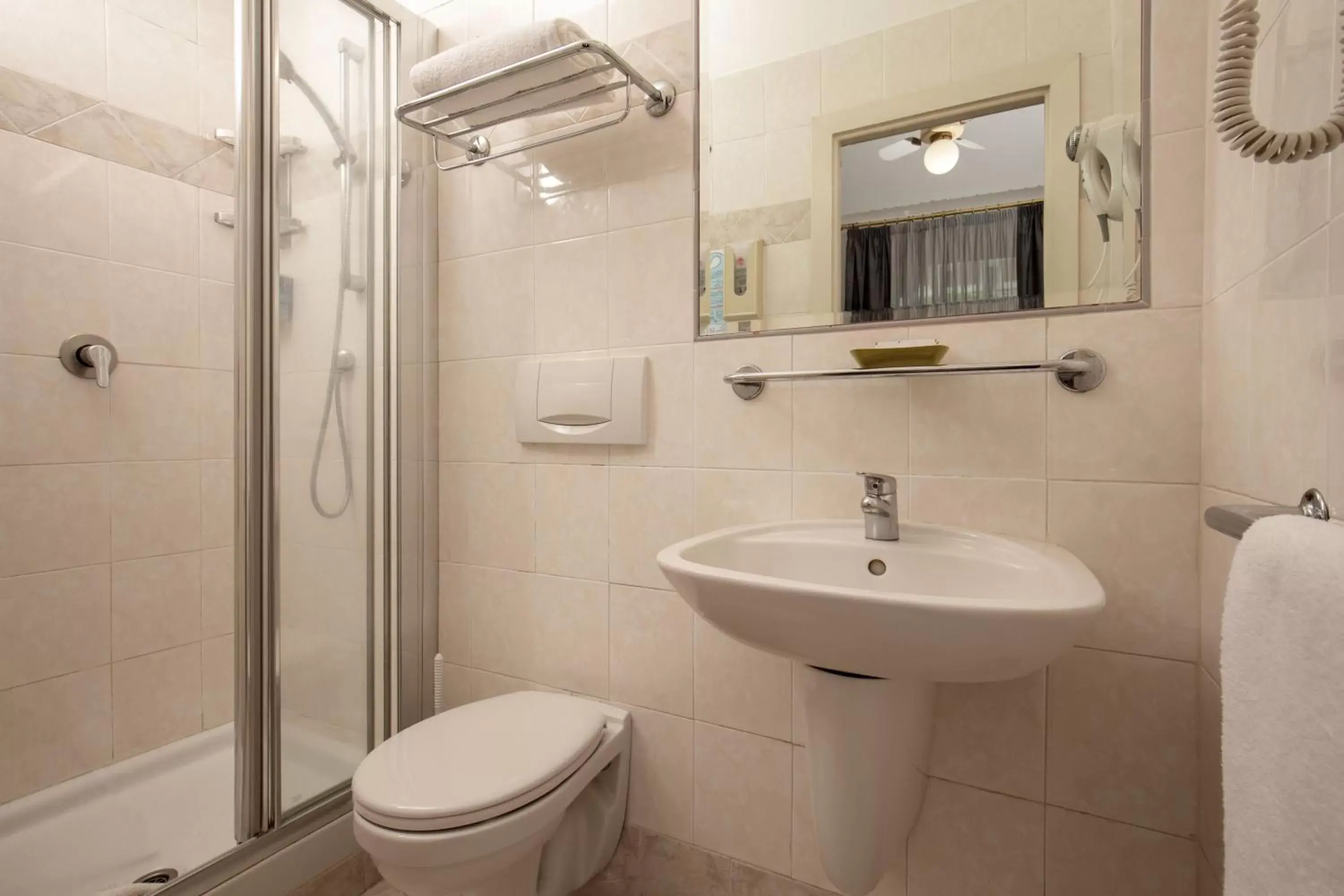 Toilet, Bathroom in Hotel Dorica