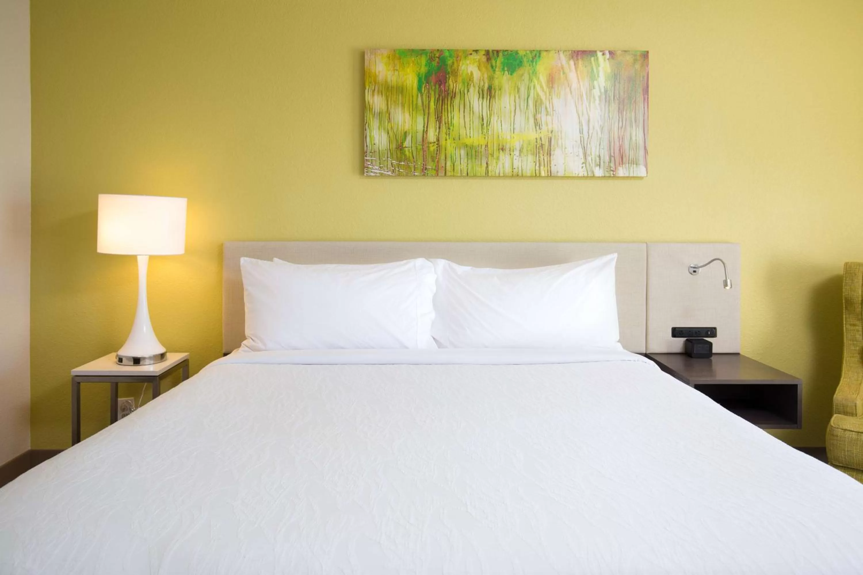 Bed in Hilton Garden Inn Orange Beach