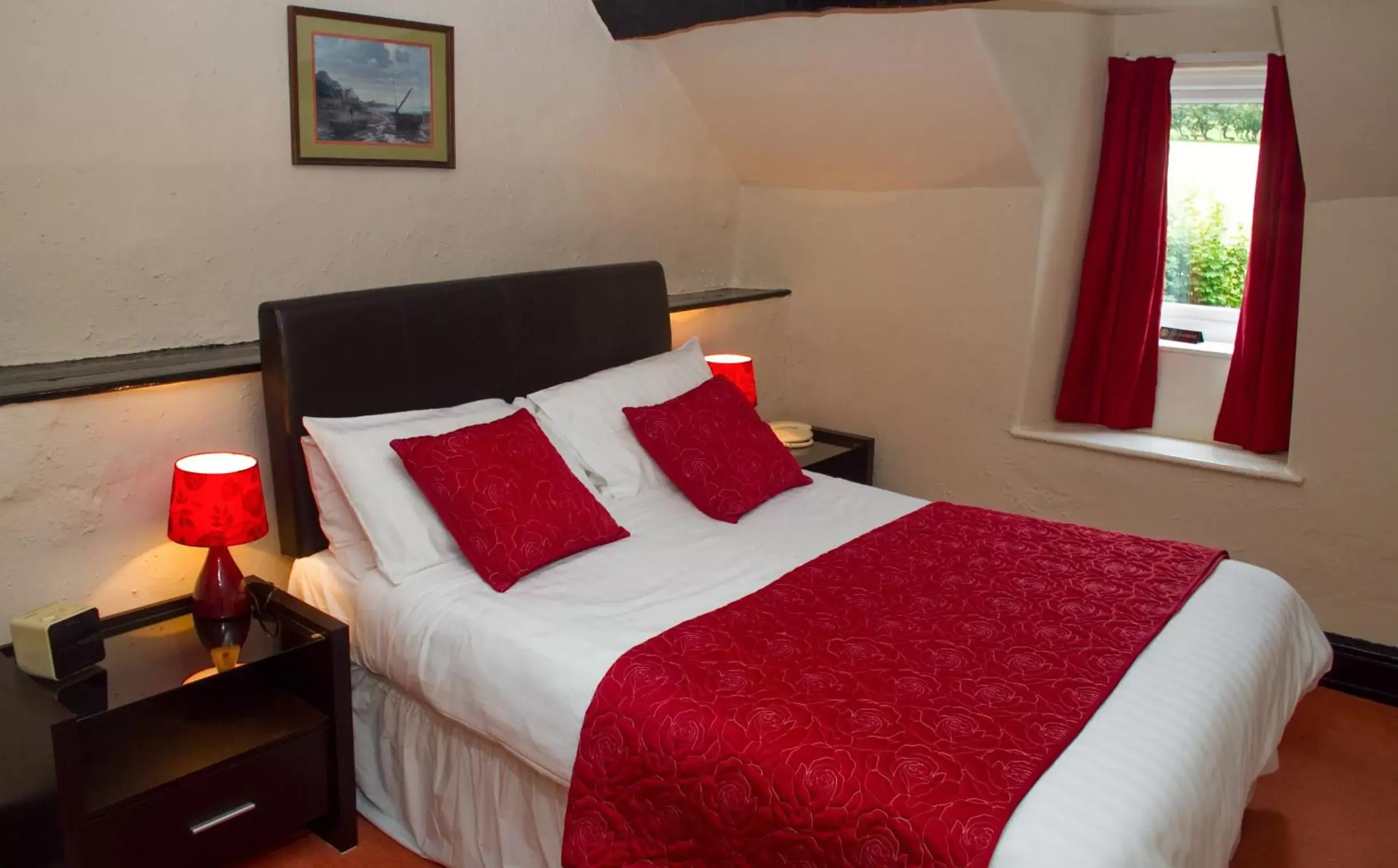 Bedroom, Bed in Gwesty Minffordd Hotel Bedroom, Bed in Gwesty Minffordd Hotel