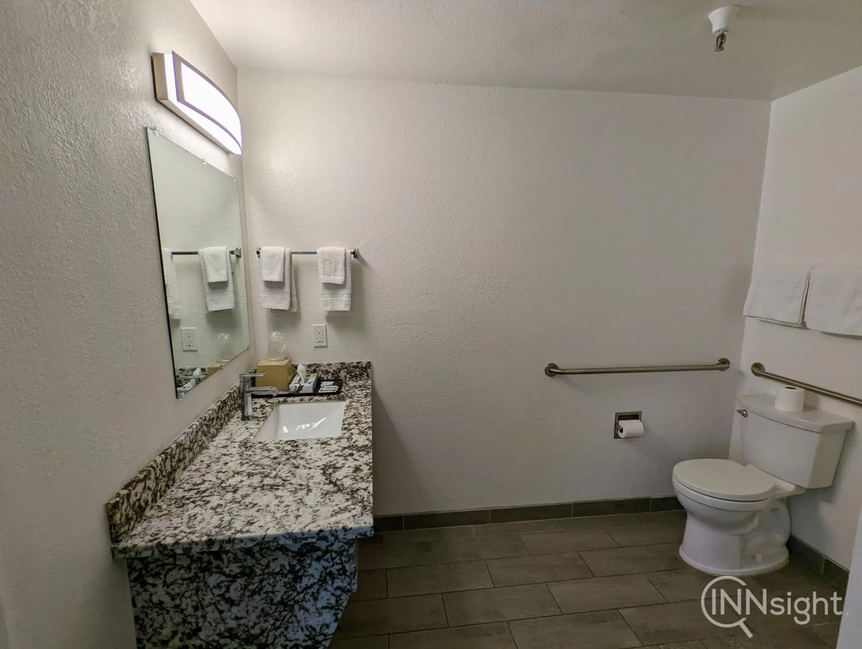 Bathroom in Royal Inn