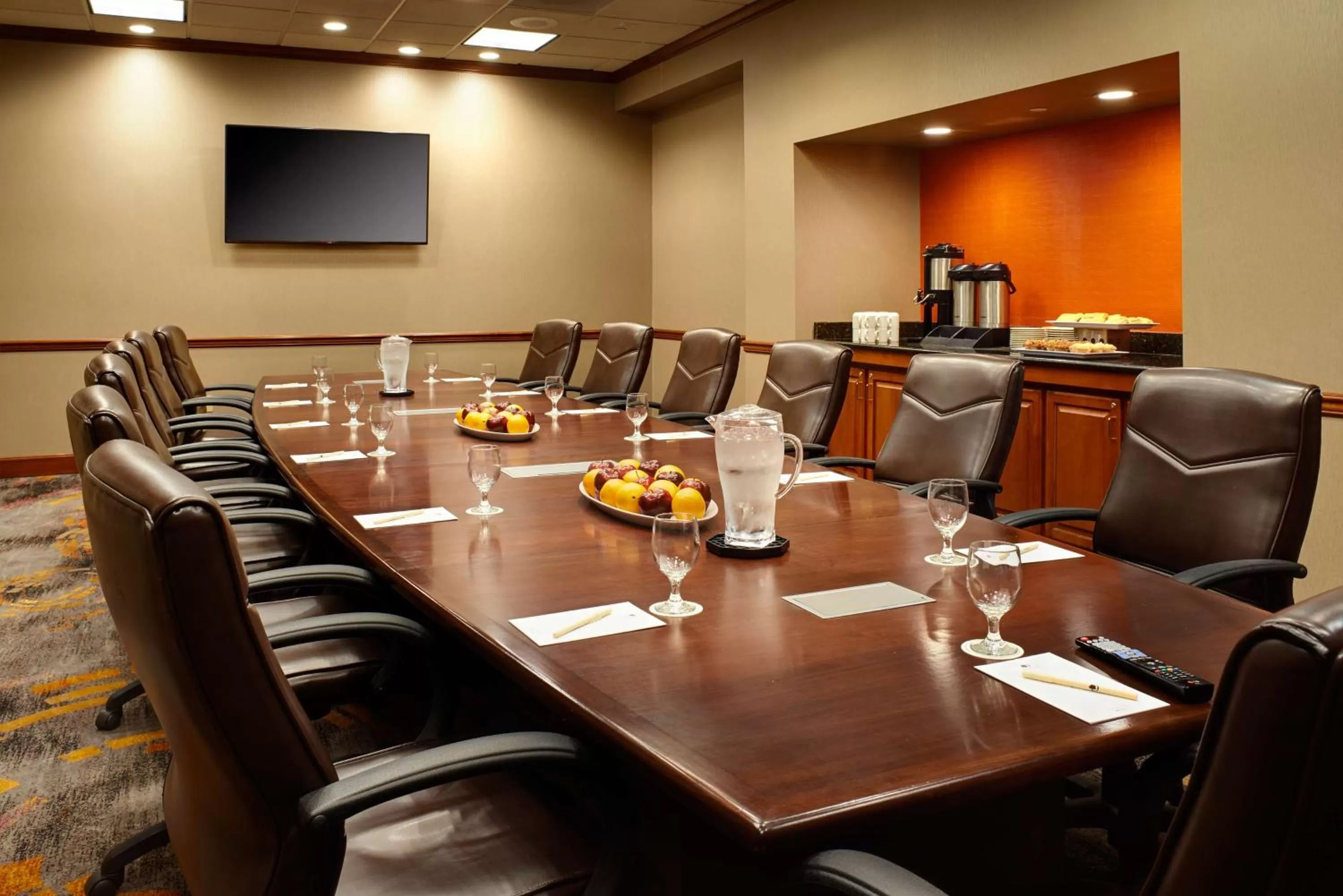 Meeting/conference room in DoubleTree by Hilton Dearborn