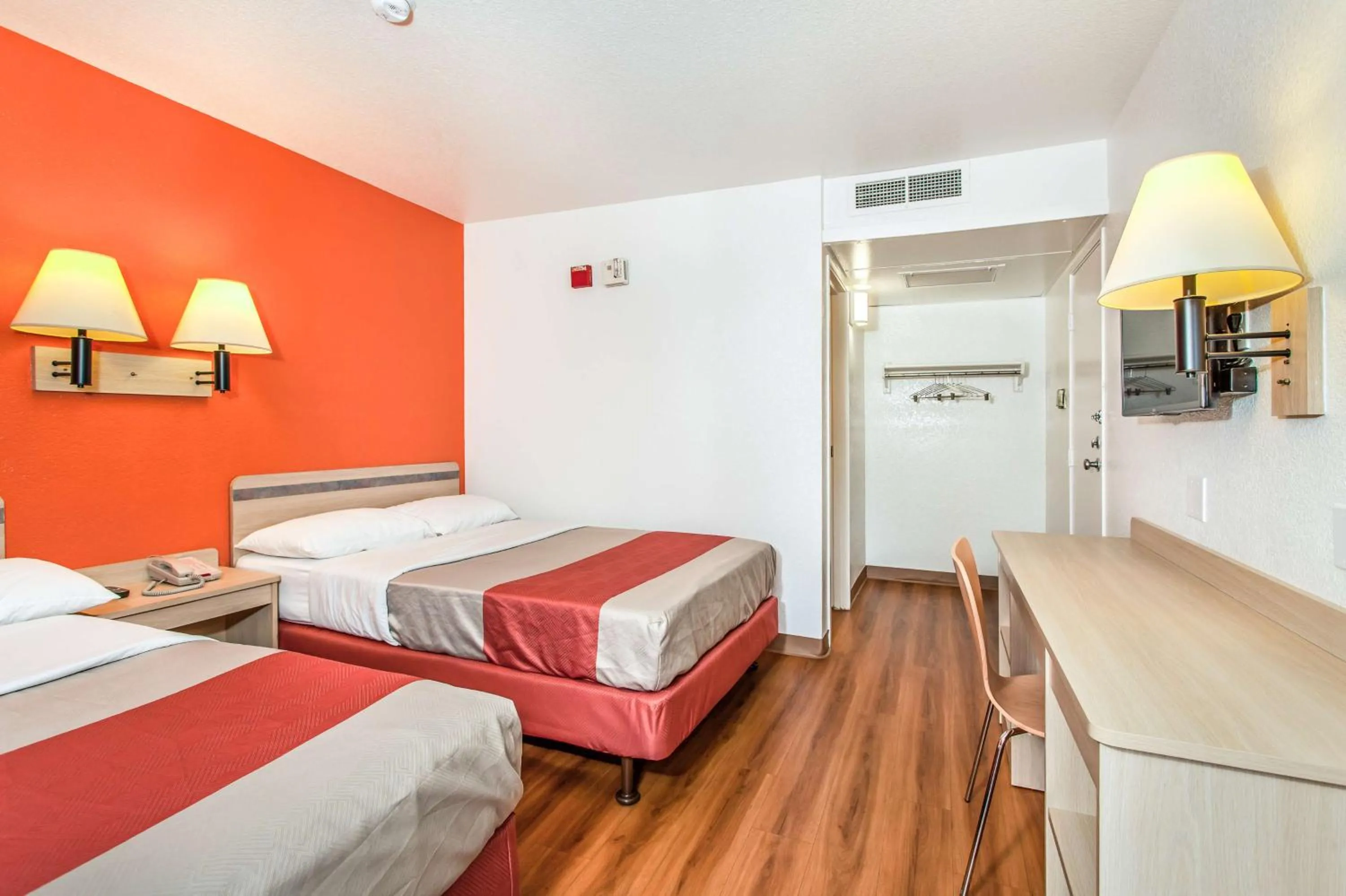 TV and multimedia, Bed in Motel 6-Vacaville, CA