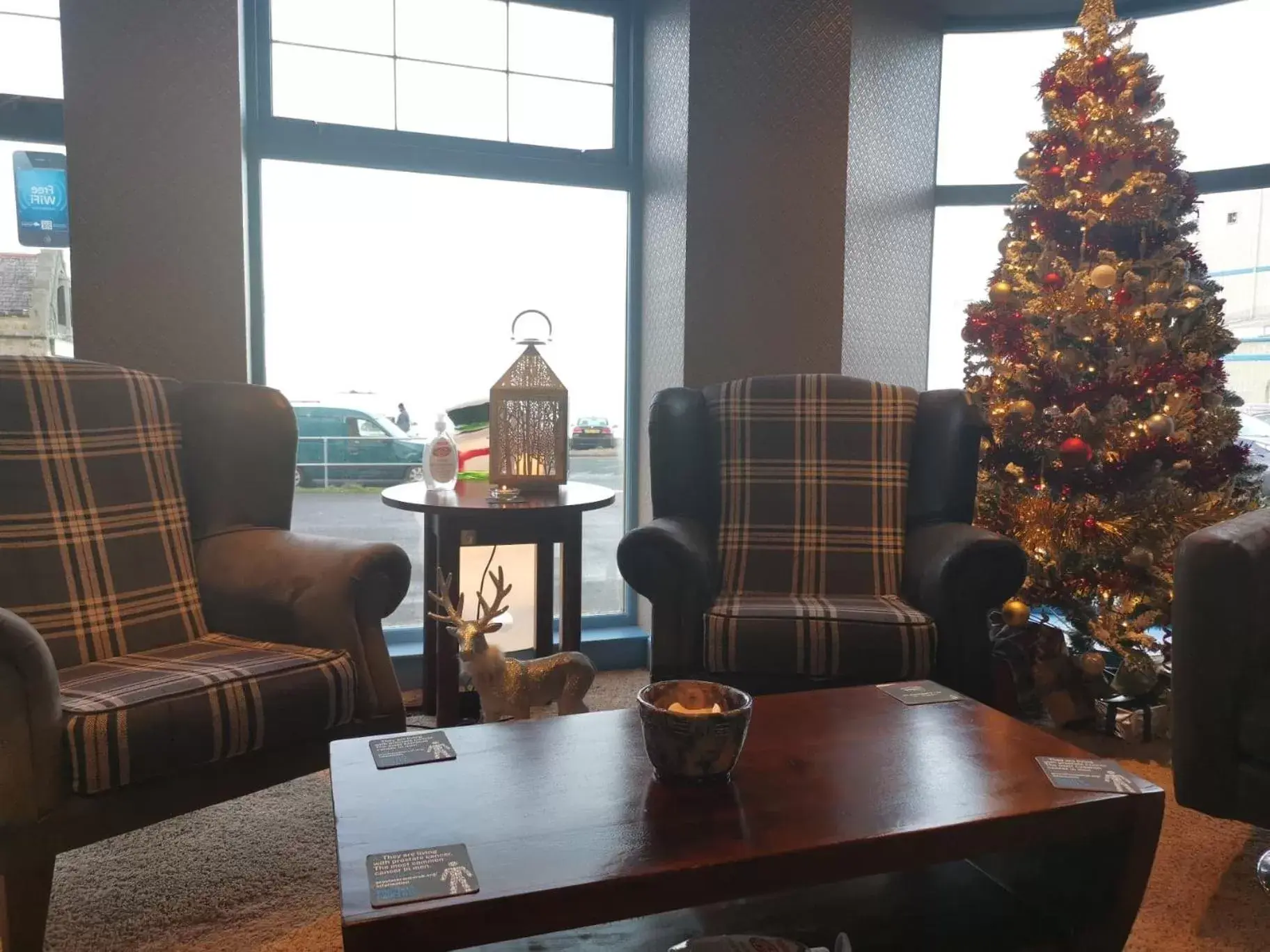 Living room, Seating Area in Marine Hotel