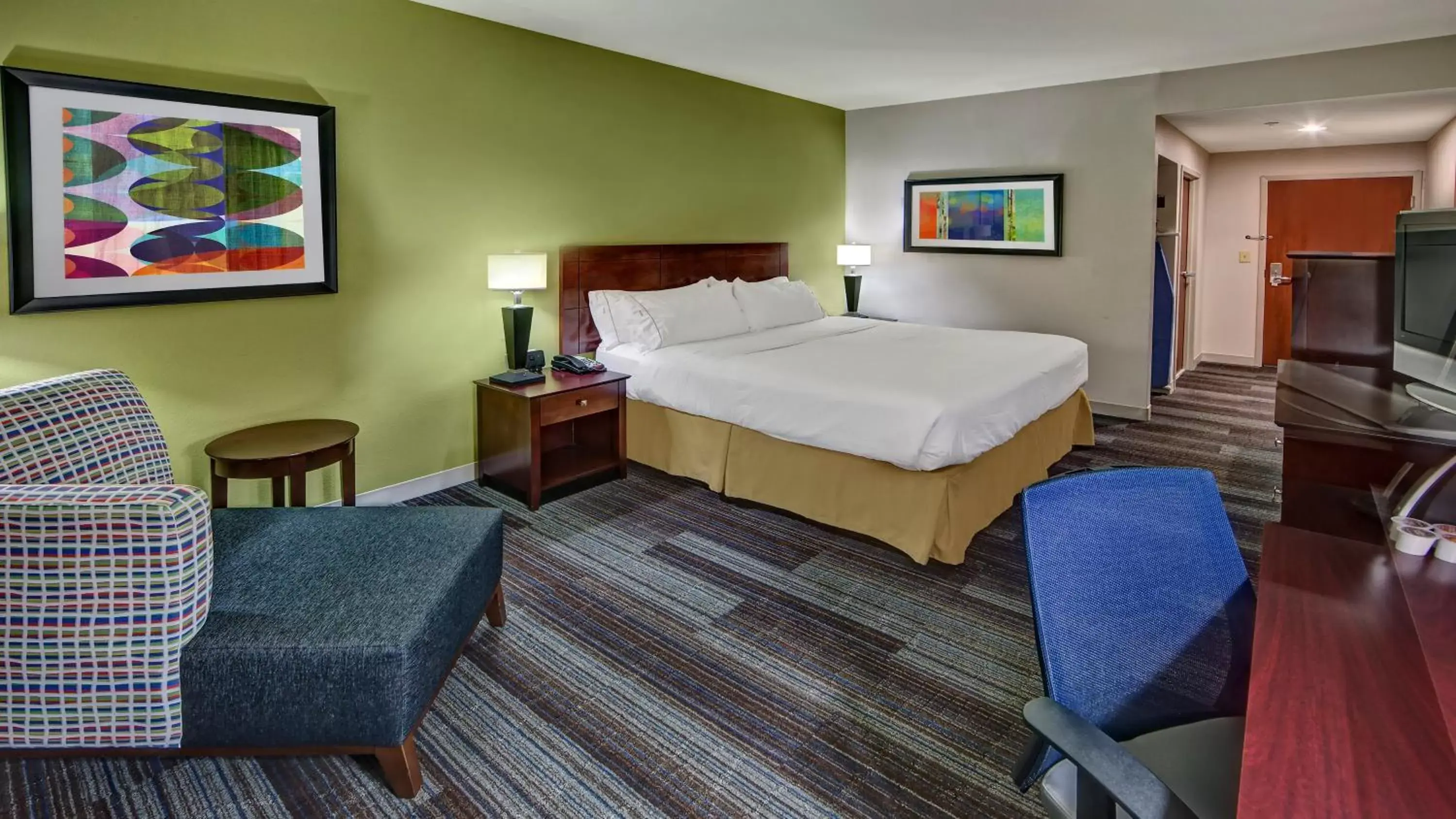 Photo of the whole room, Bed in Holiday Inn Express & Suites Cookeville, an IHG Hotel