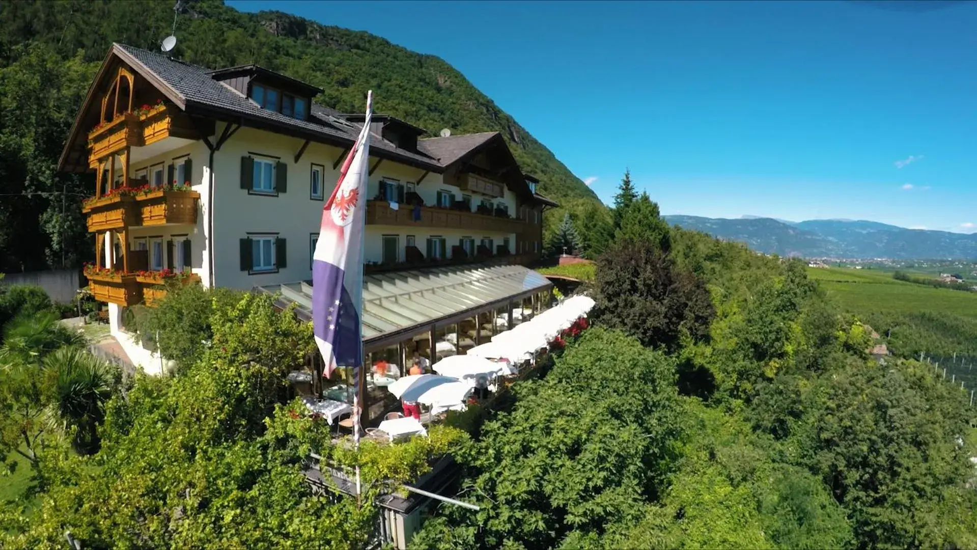 Facade/entrance, Property Building in Hotel Tannhof