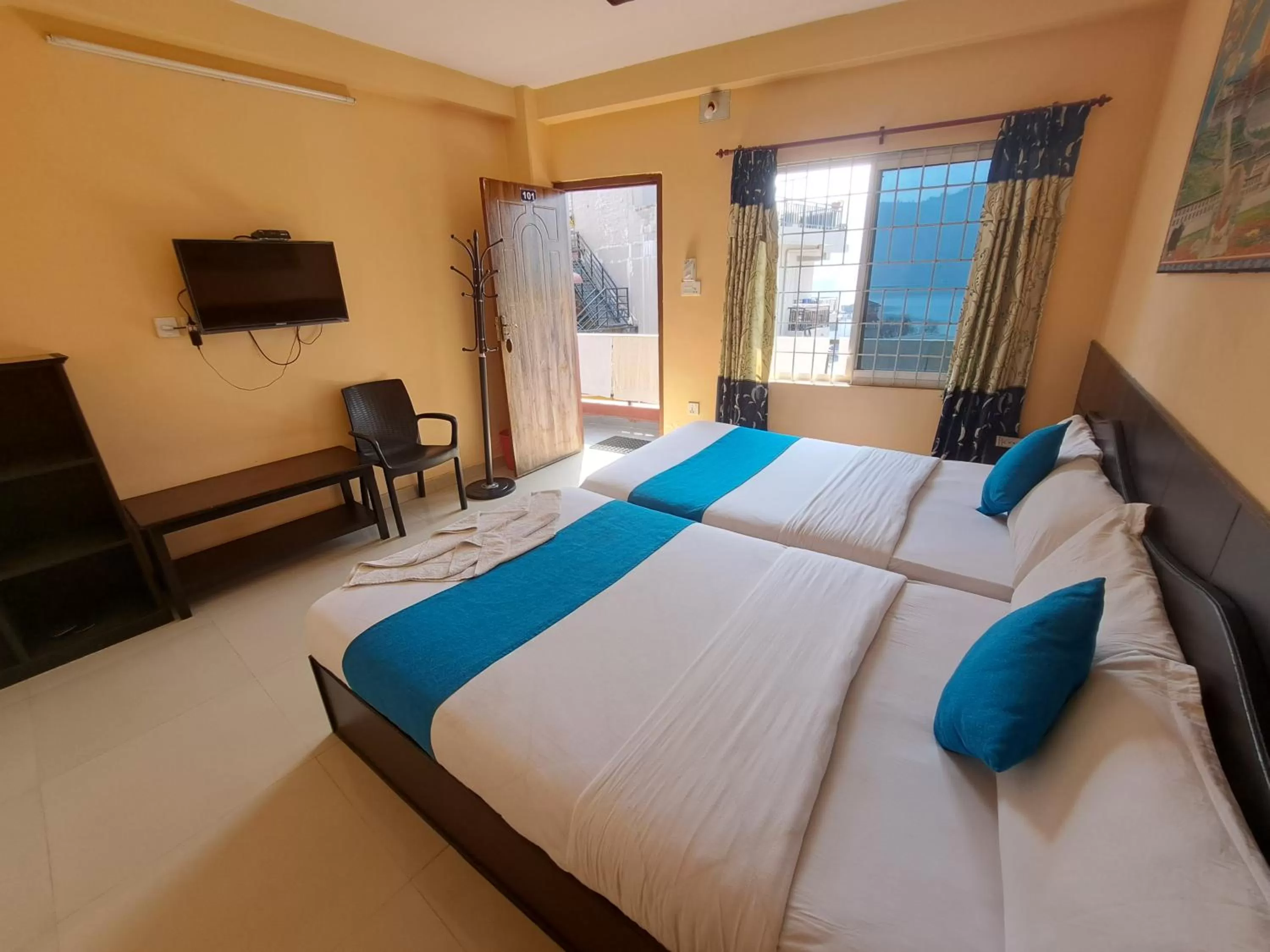 Bedroom, Bed in Golden Lake