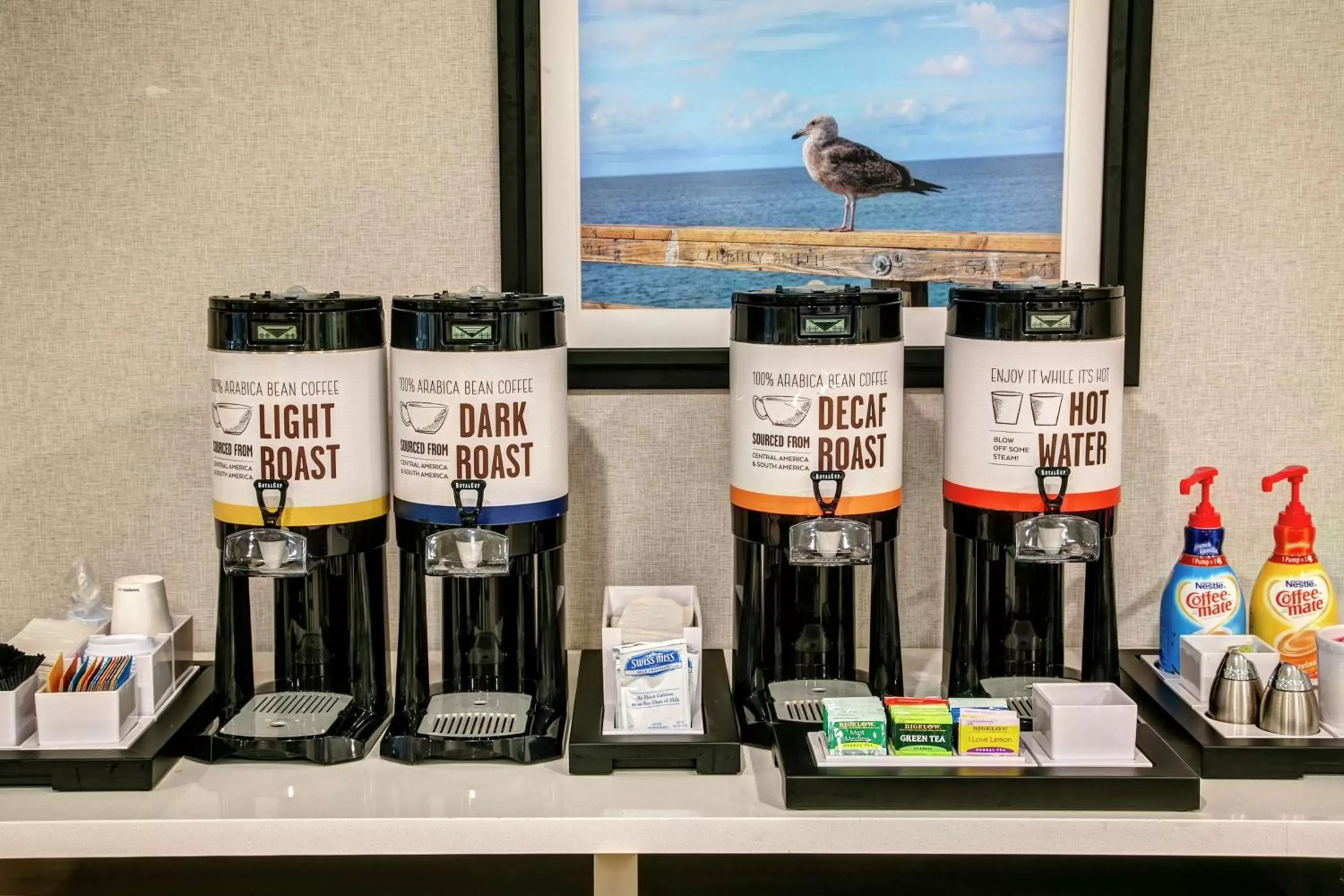Lobby or reception in Hampton by Hilton Encinitas-Cardiff Encinitas, CA Lobby or reception in Hampton by Hilton Encinitas-Cardiff Encinitas, CA