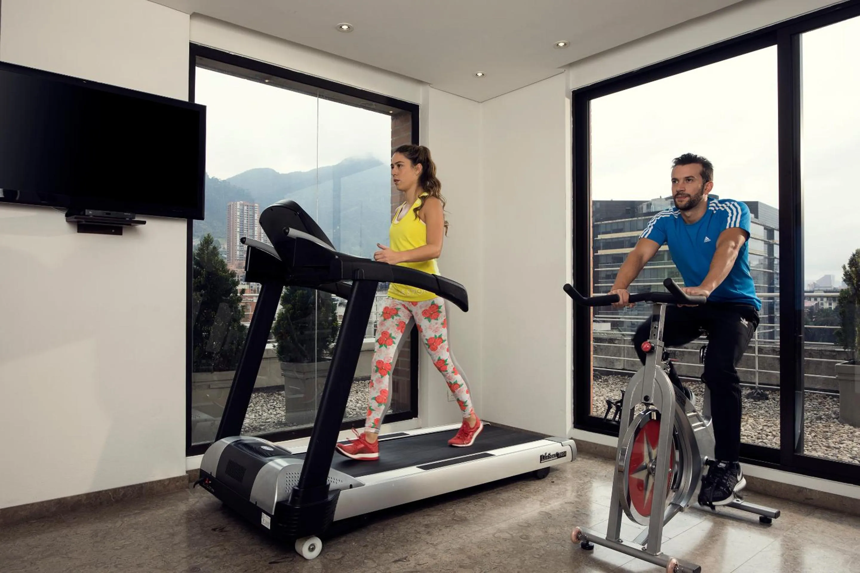 Fitness centre/facilities in Mercure Bogota BH Zona Financiera