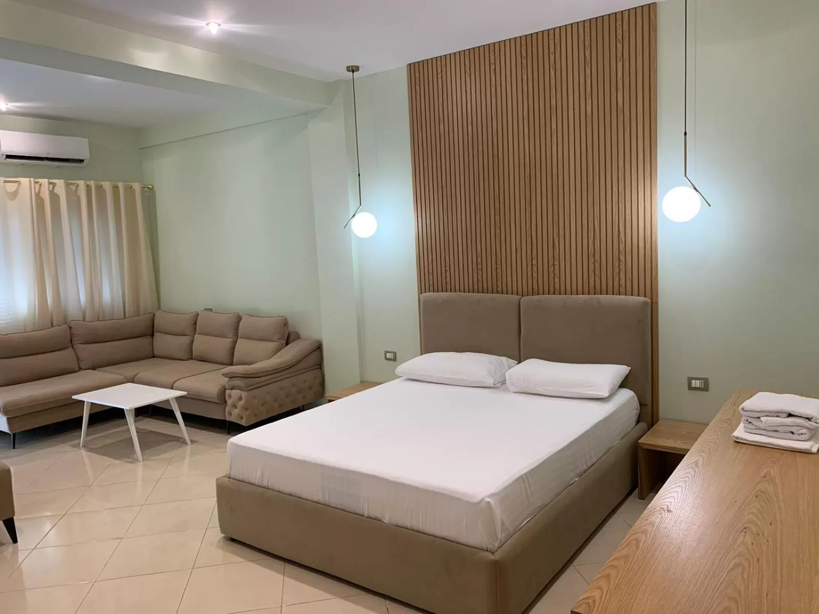 Bed in Hotel Kaloshi