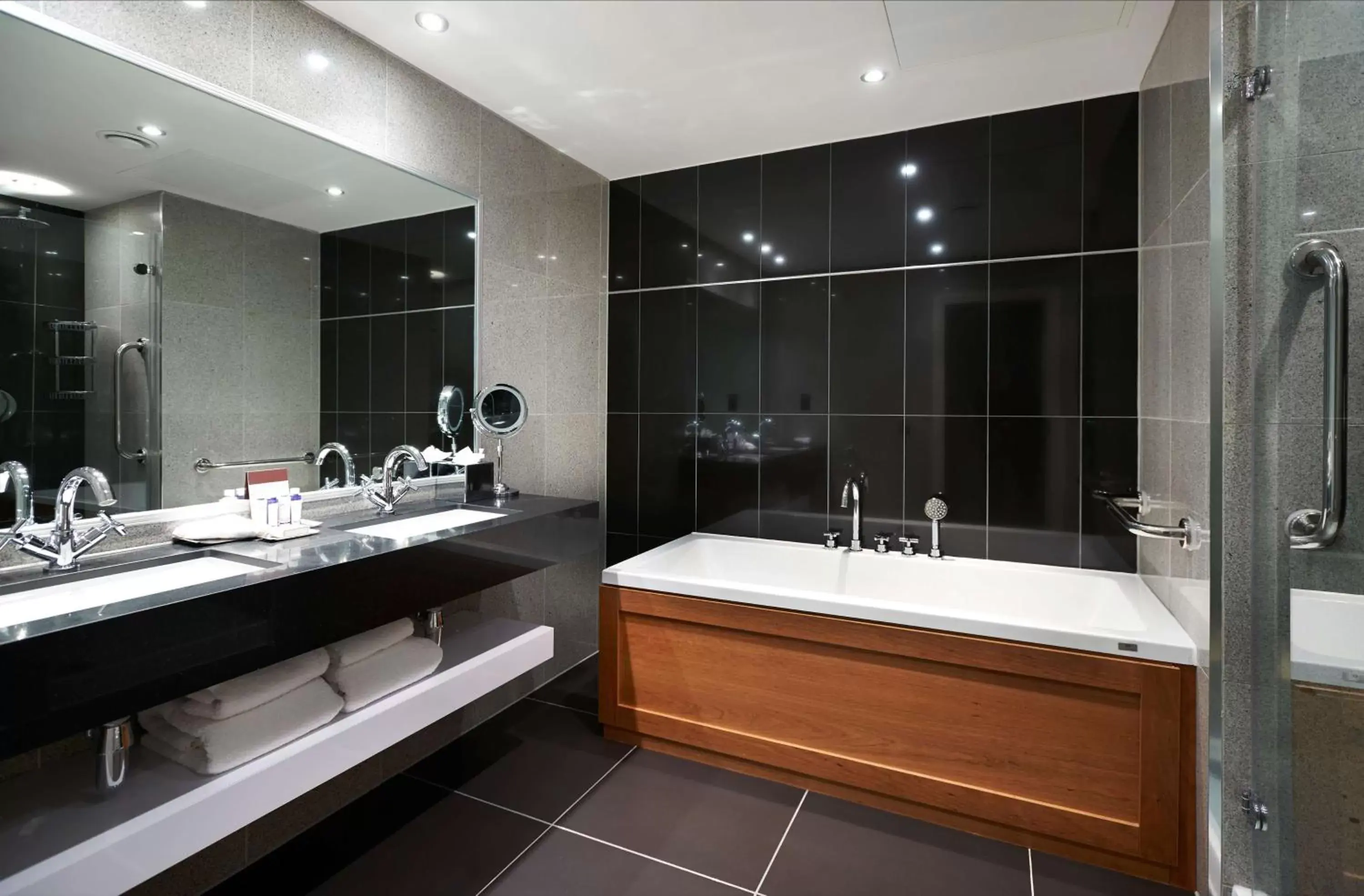 Bathroom in DoubleTree by Hilton Hotel & Spa Liverpool
