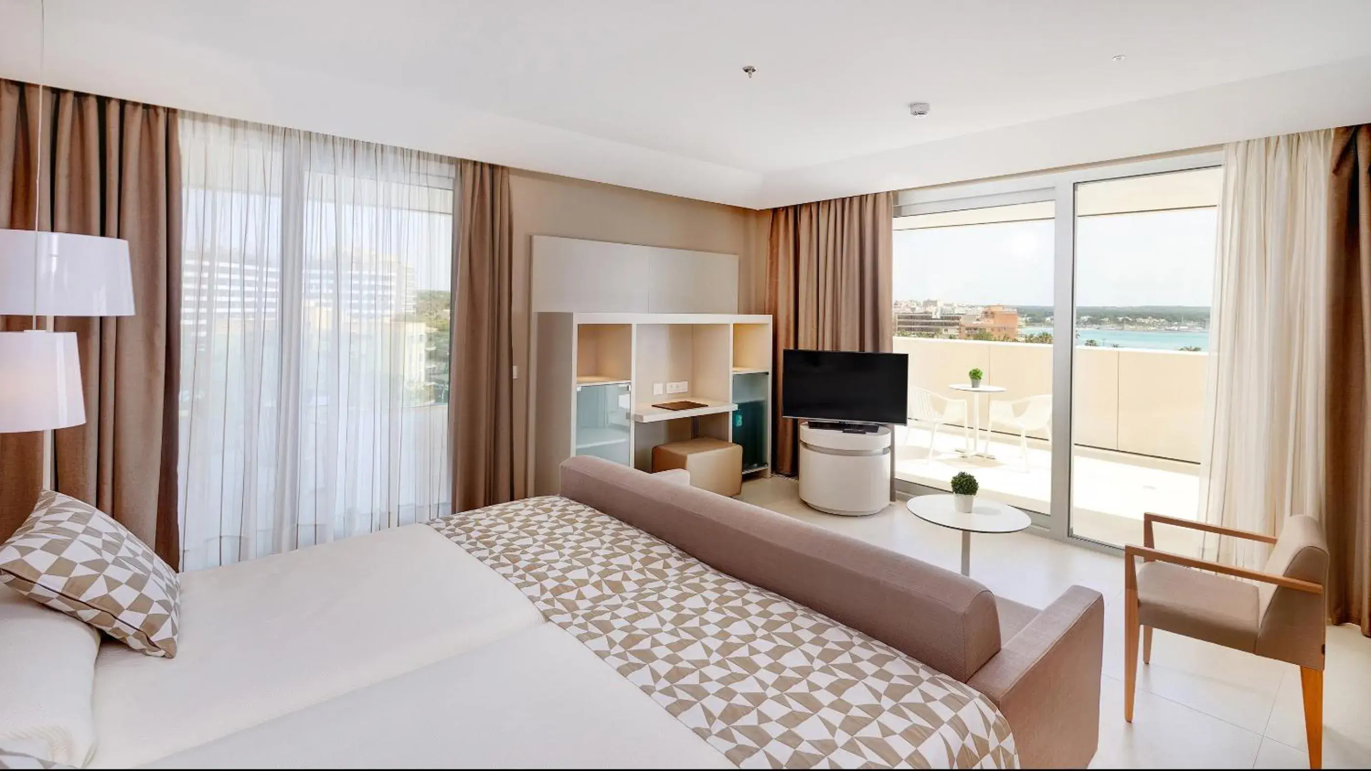 Junior Suite with Sea View in Hipotels Gran Playa de Palma