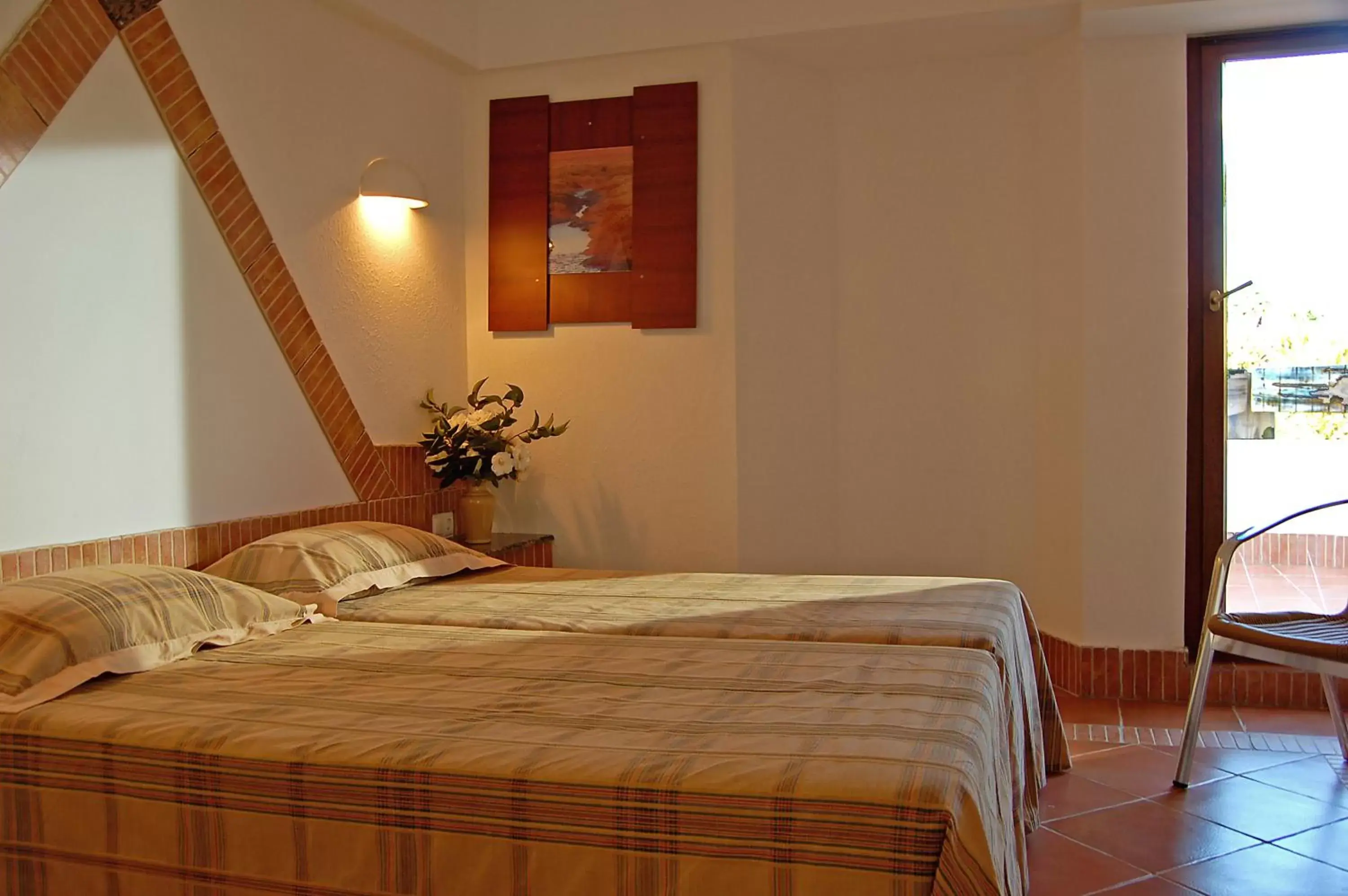 Day, Bed in Pedras D'el Rei