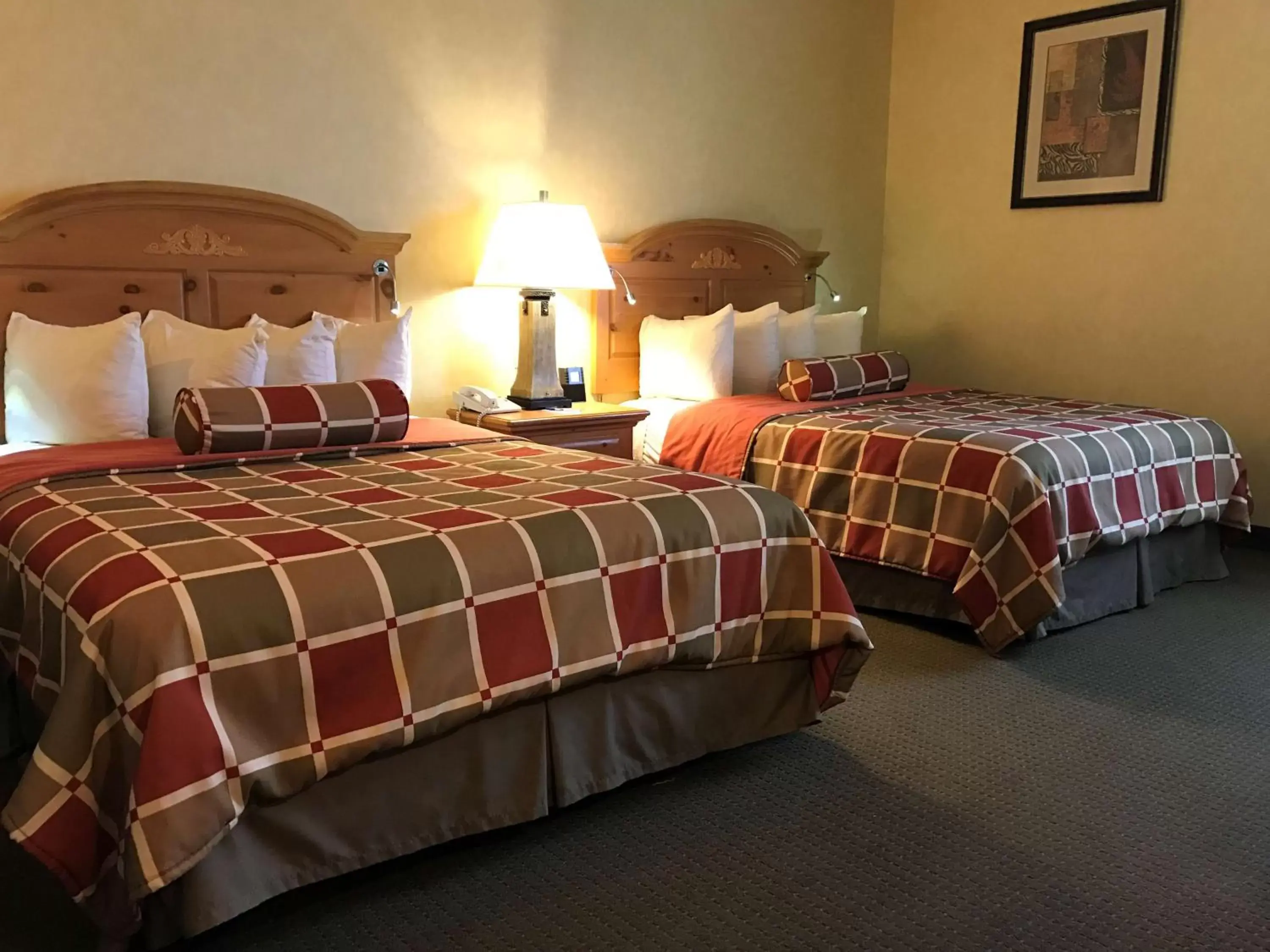 Bedroom, Bed in Best Western PLUS Revere Inn & Suites