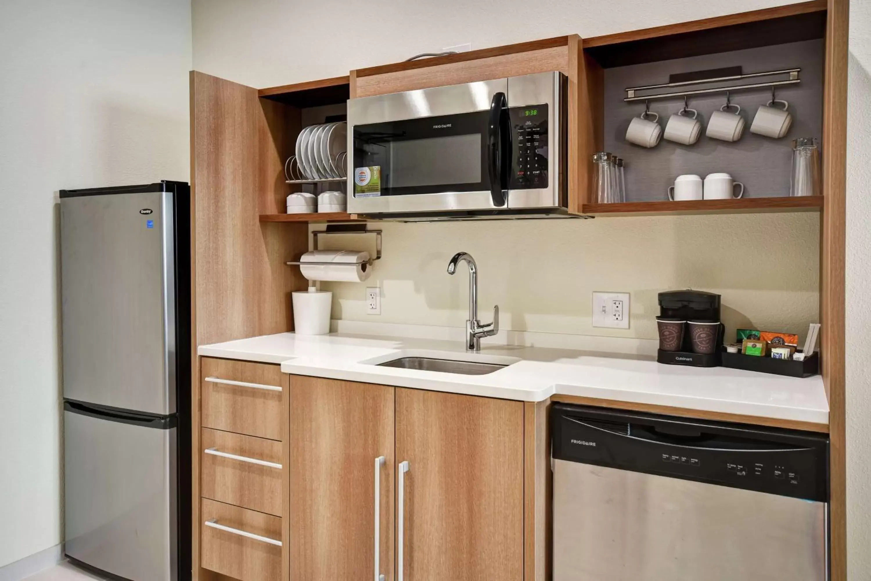 Kitchen or kitchenette, Kitchen/Kitchenette in Home2 Suites By Hilton Columbus Downtown