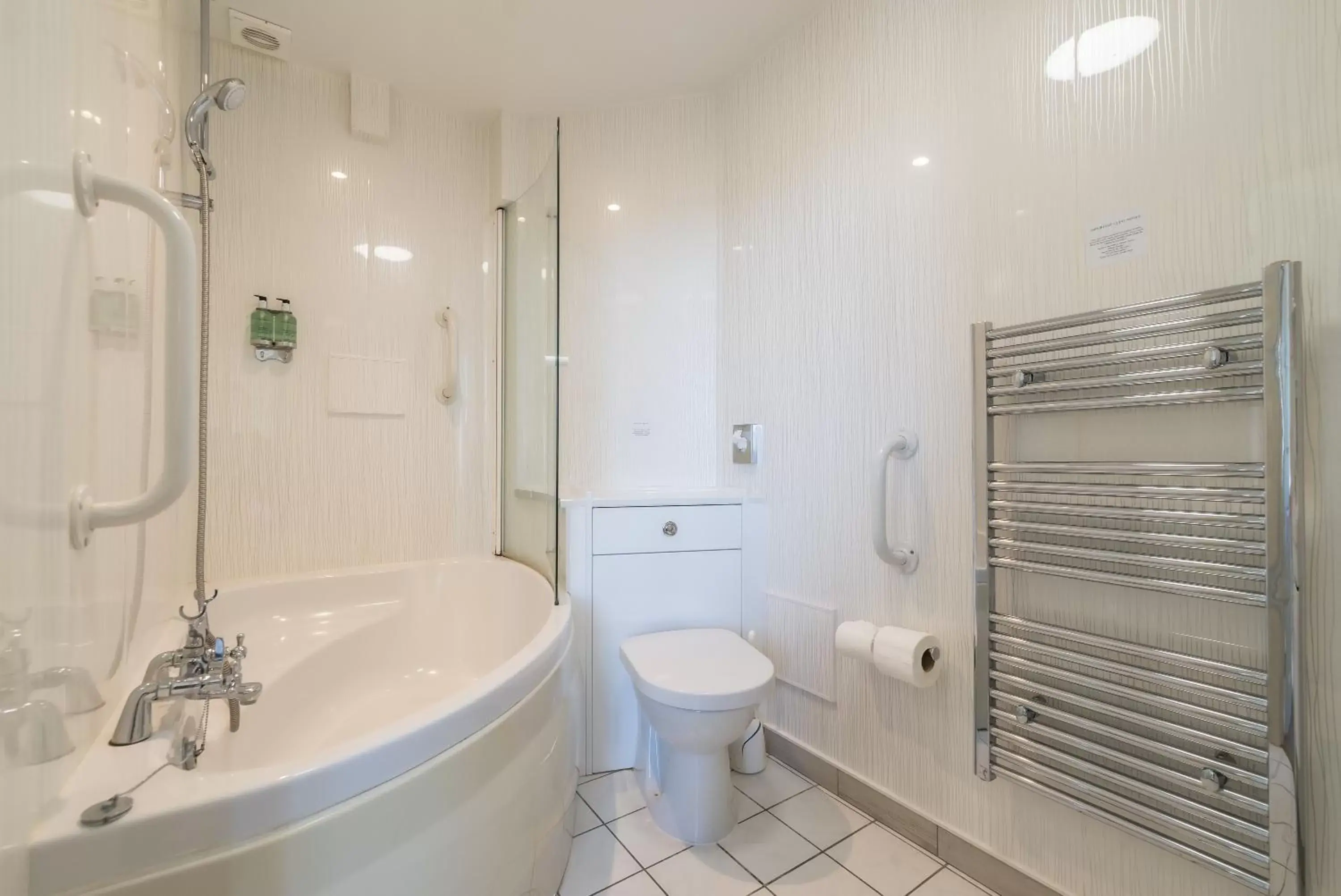 Shower, Bathroom in Cliftonville Hotel