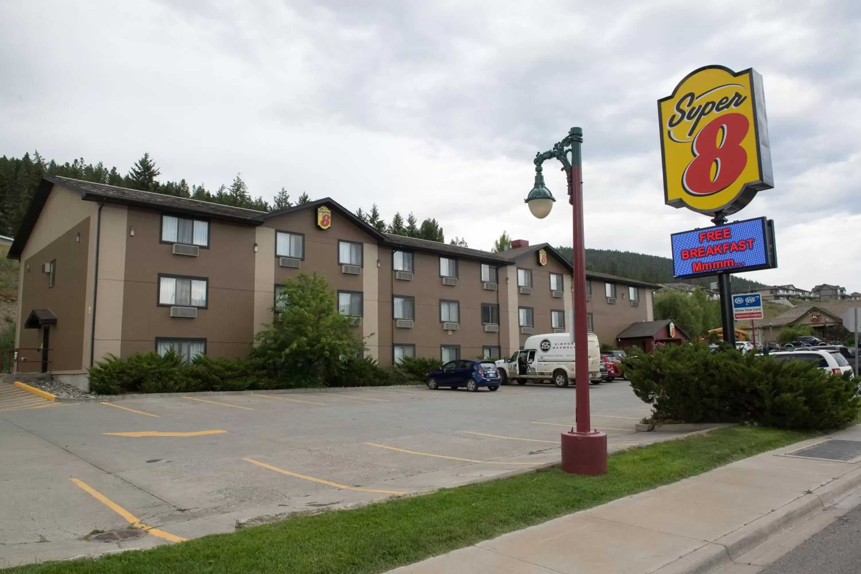 Property building in Super 8 by Wyndham Williams Lake BC Property building in Super 8 by Wyndham Williams Lake BC