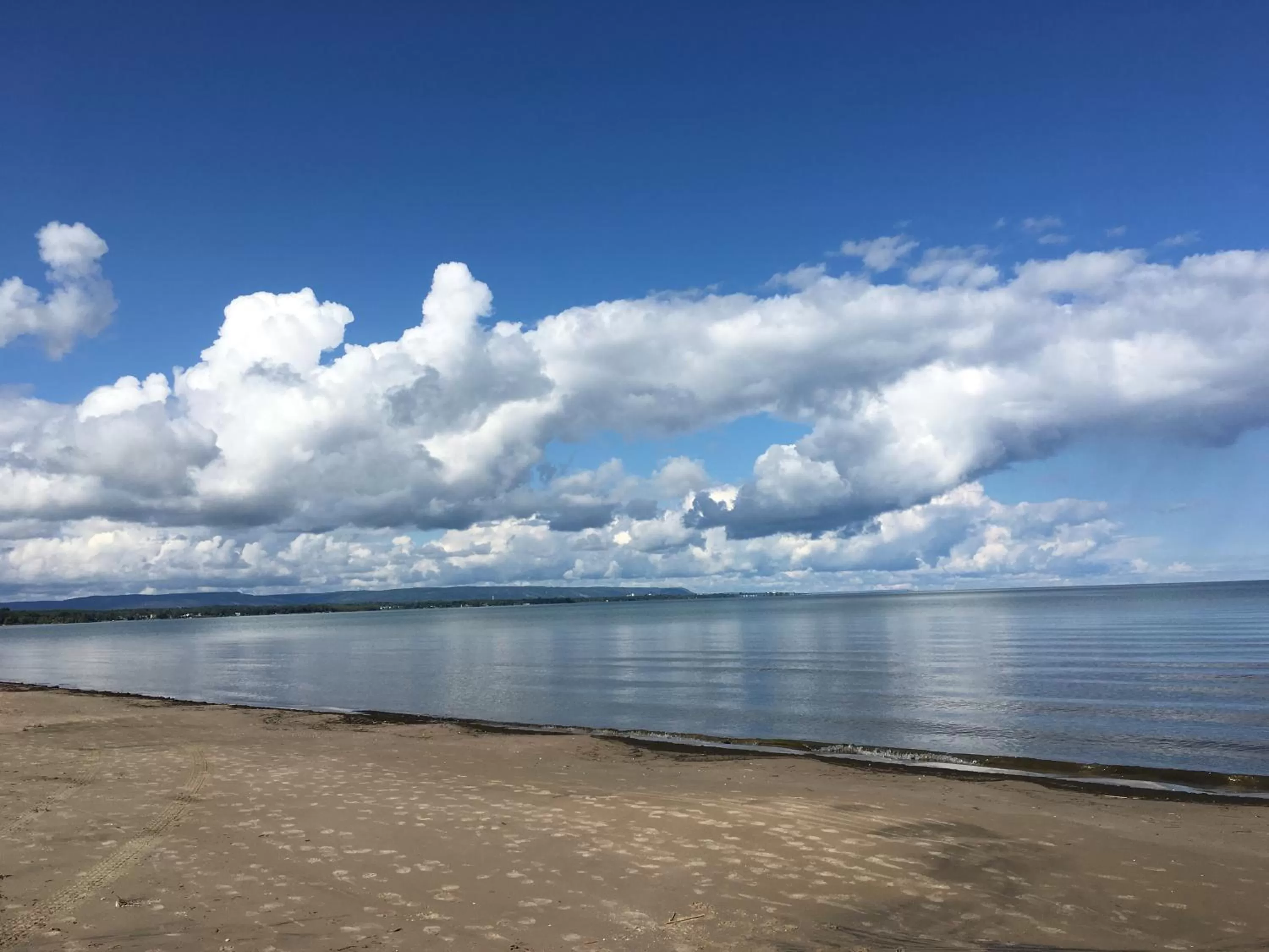 Property building in Wasaga Motel Inn