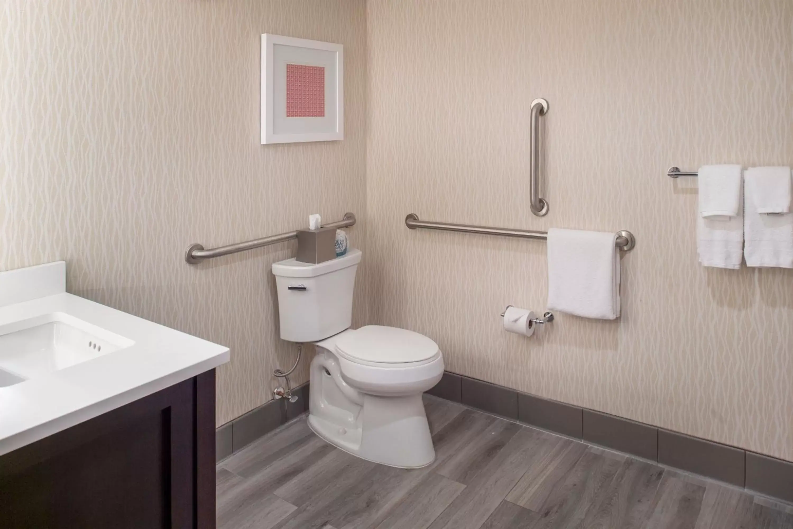 Photo of the whole room, Bathroom in Marriott St. Louis Airport