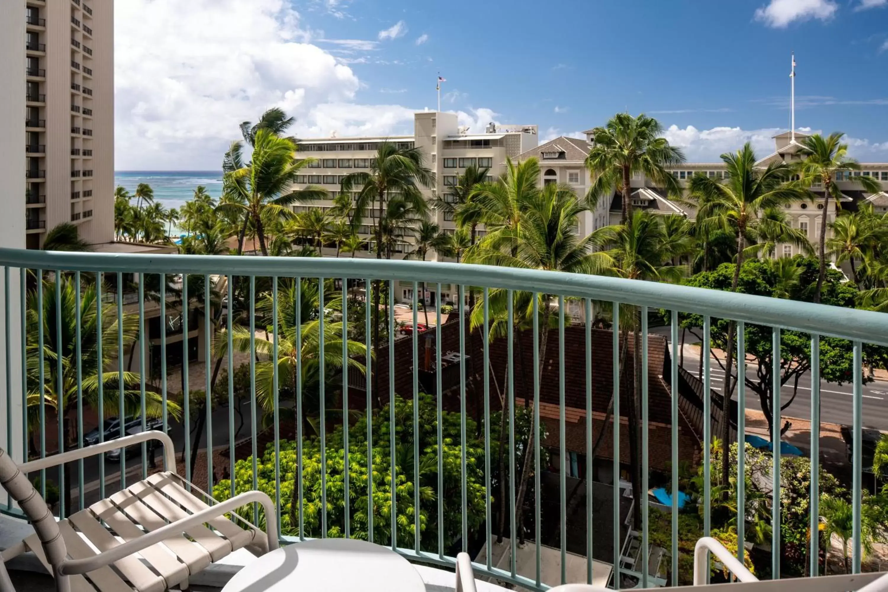 Photo of the whole room, Balcony/Terrace in Sheraton Princess Kaiulani