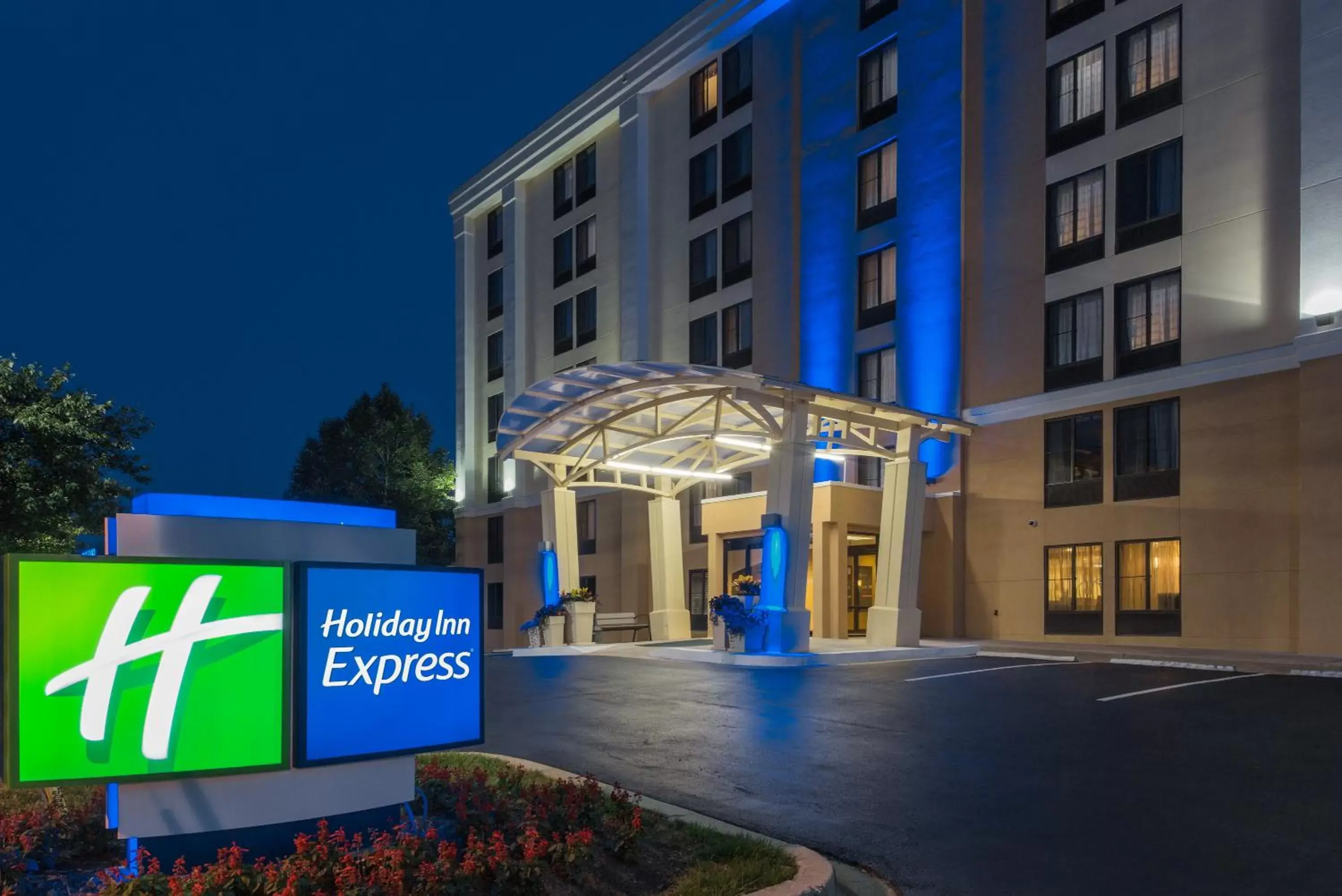 Facade/entrance in Holiday Inn Express Hunt Valley, an IHG Hotel