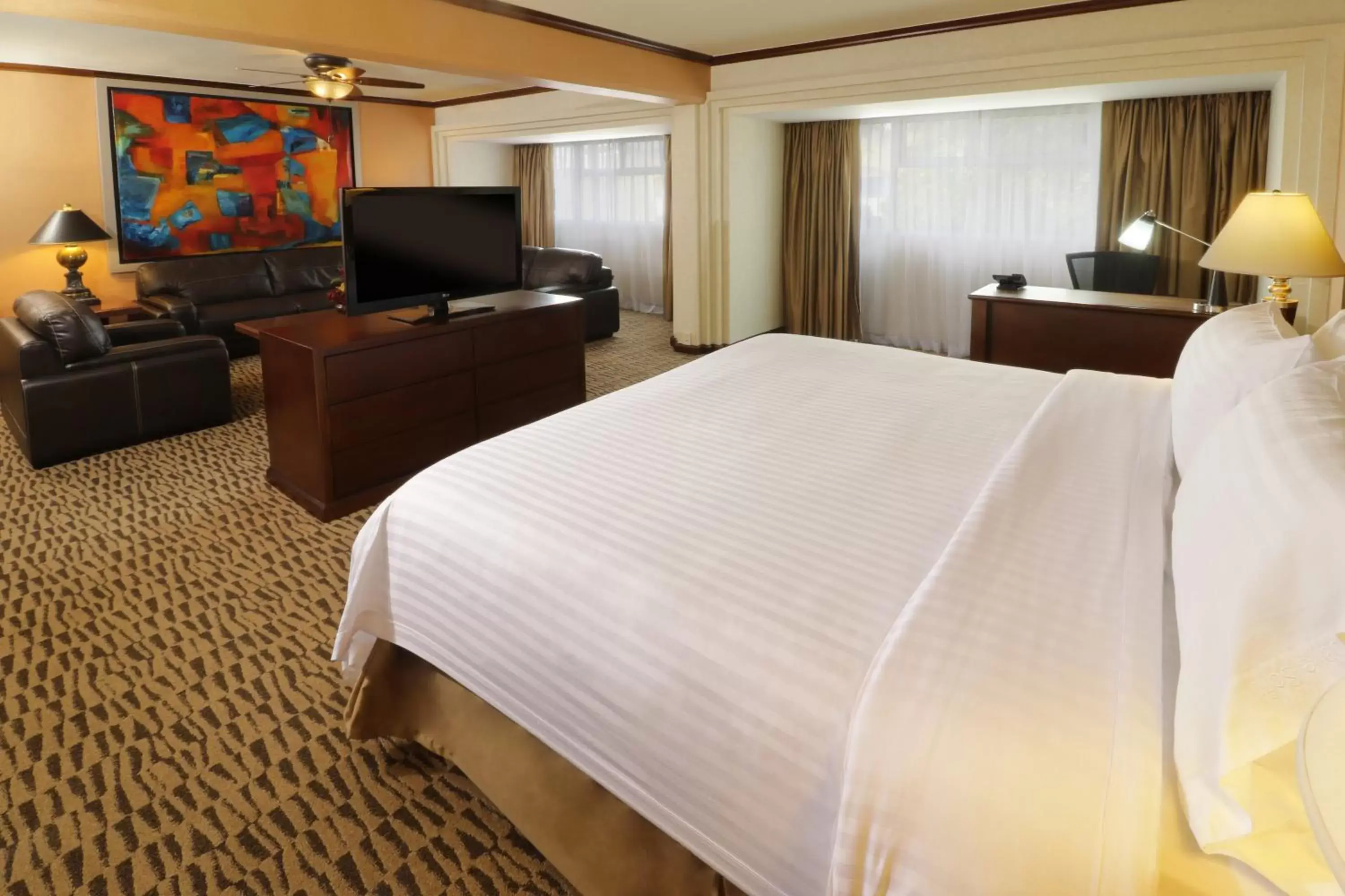 Bedroom, Bed in Holiday Inn Monterrey Norte, an IHG Hotel
