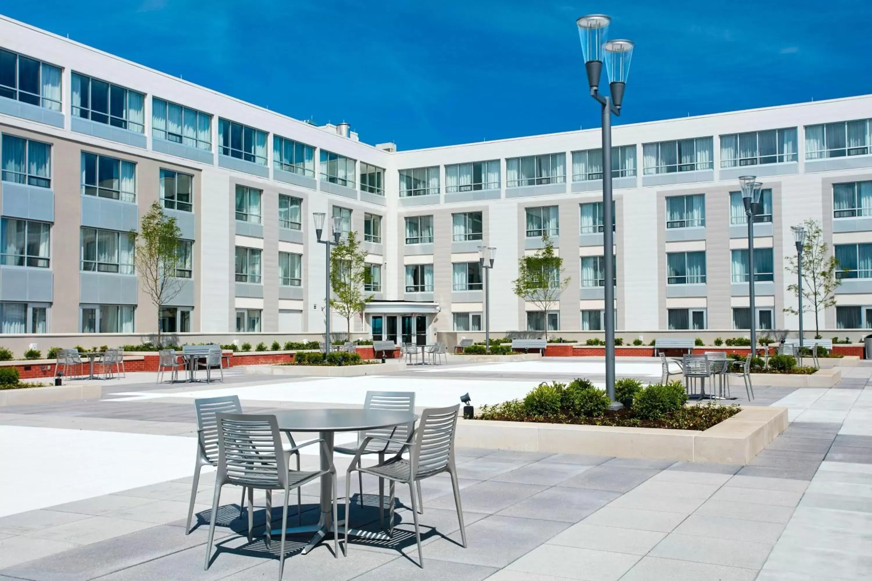 Photo of the whole room, Property Building in Courtyard by Marriott Erie Bayfront