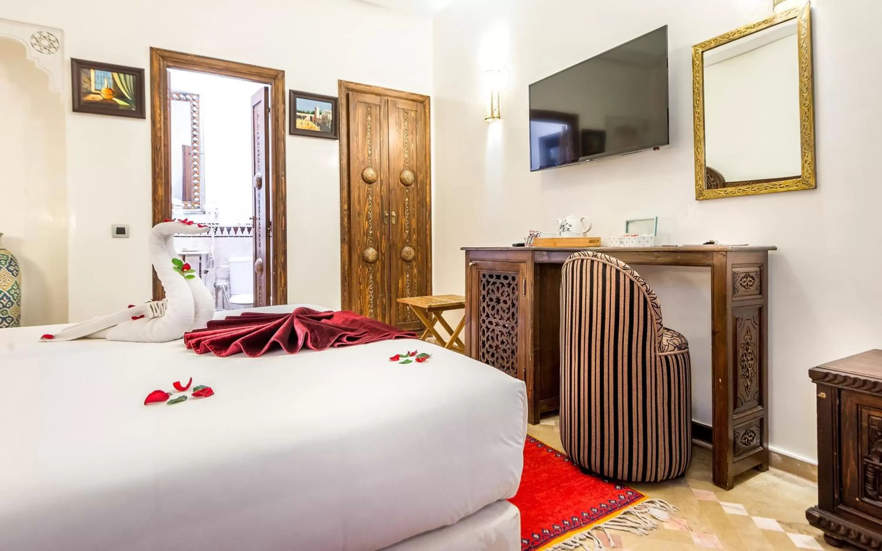 Bedroom, Bed in Hotel & Ryad Art Place Marrakech