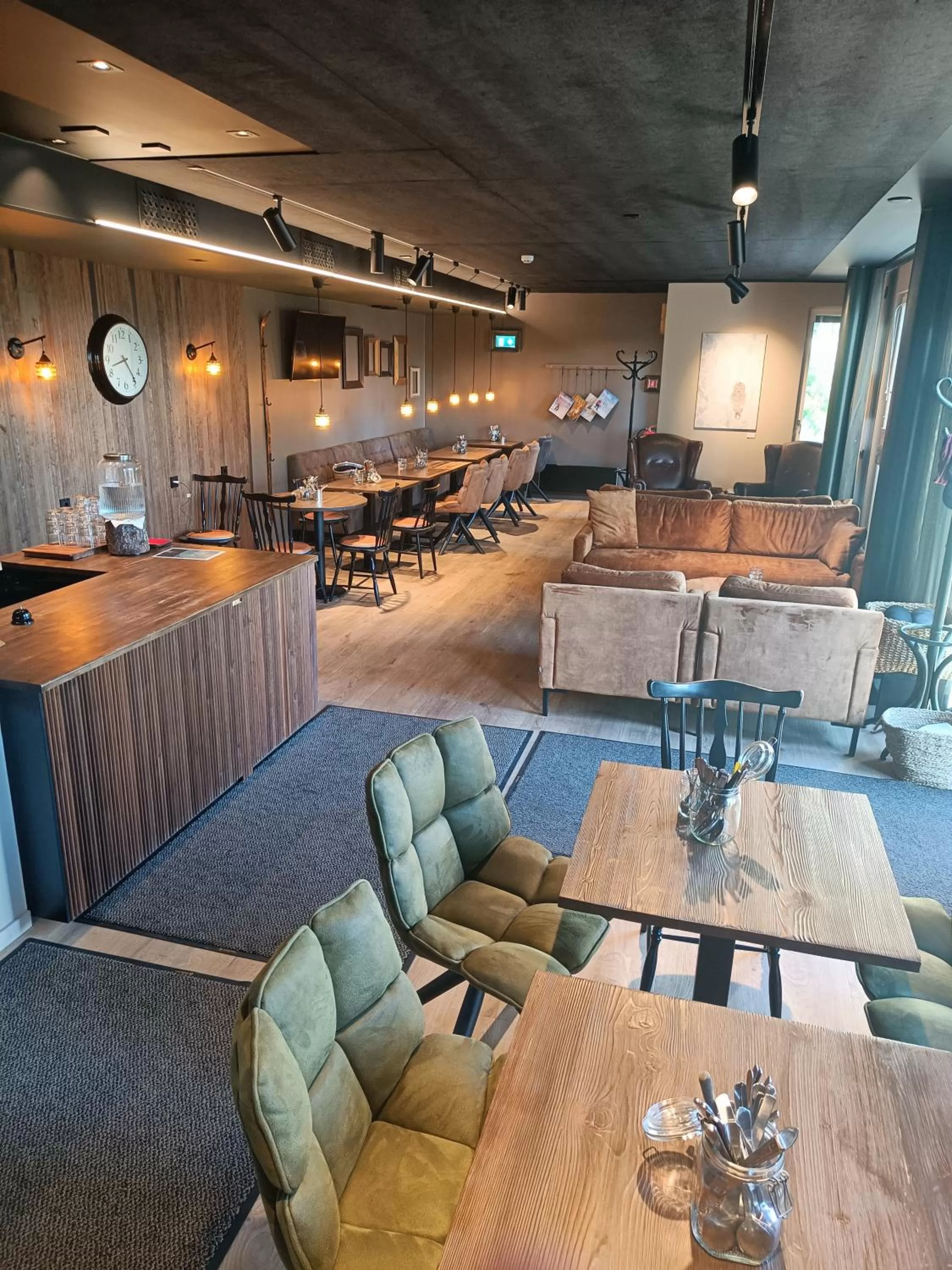 Lobby or reception in Haltia Lake Lodge nature boutique hotel & glamping