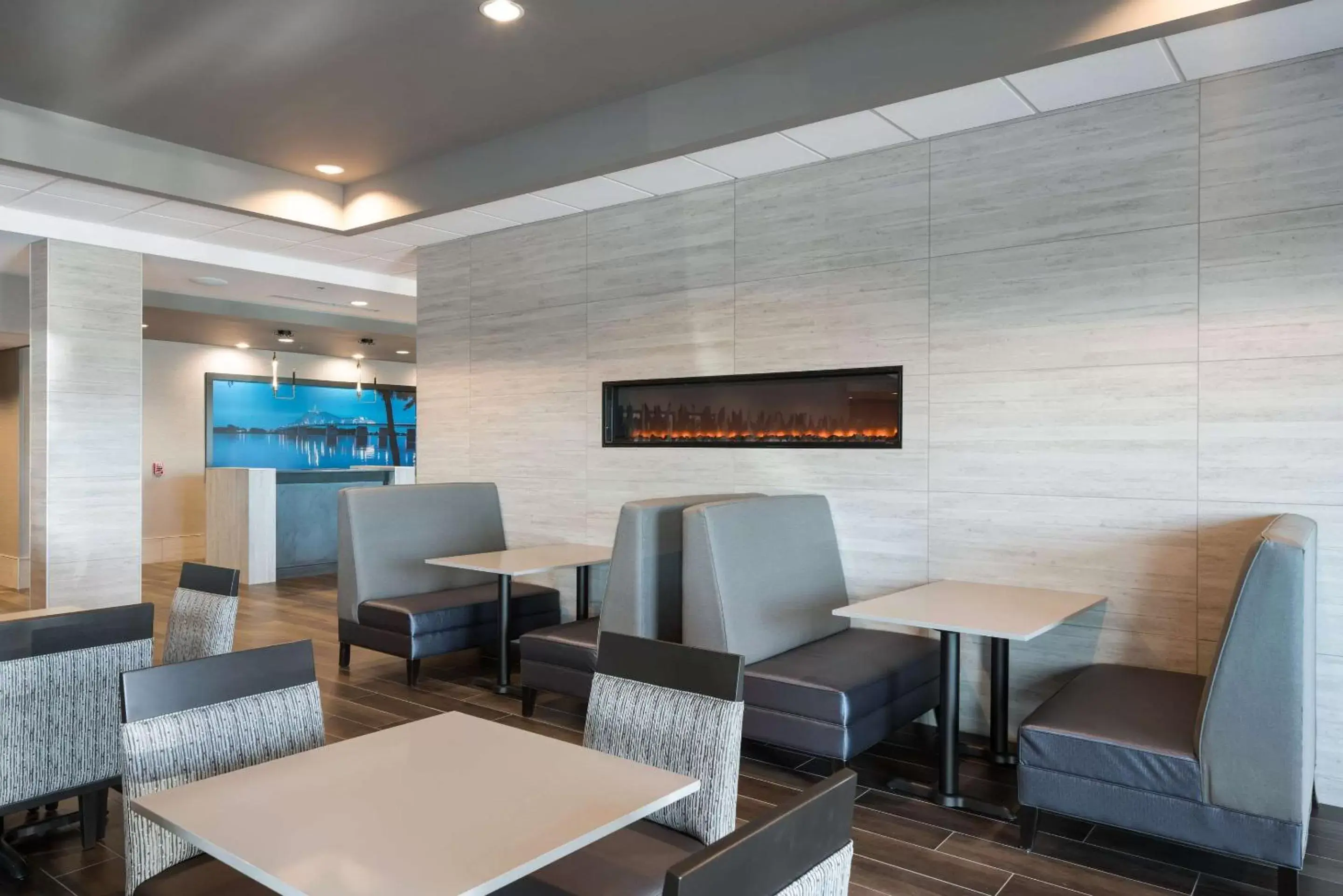 Restaurant/places to eat, Lounge/Bar in Comfort Suites Kennewick at Southridge