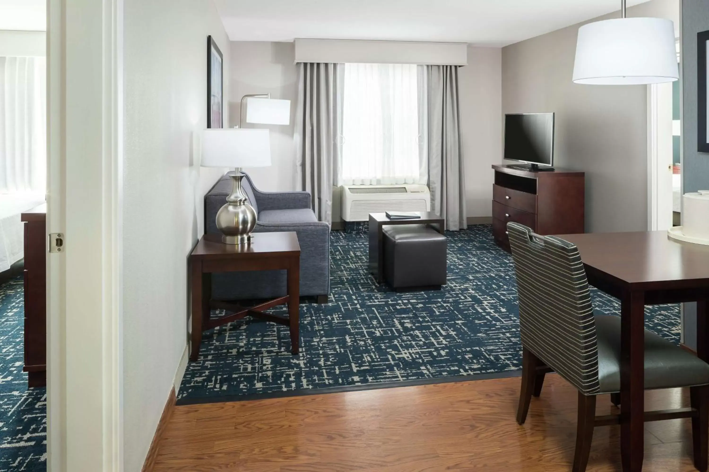 Living room, Seating Area in Homewood Suites by Hilton Fresno Airport/Clovis