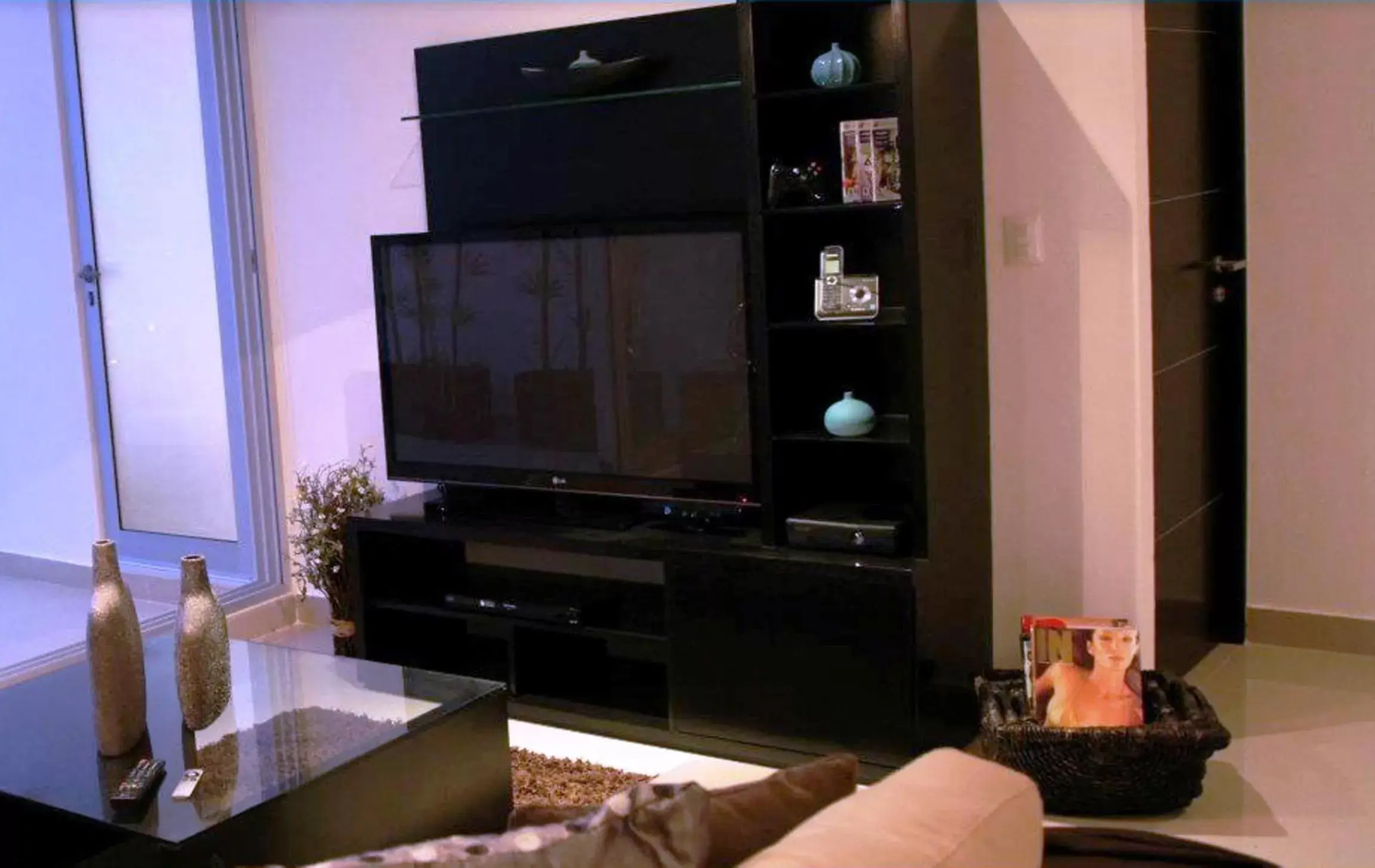 TV and multimedia, TV/Entertainment Center in Suites Malecon Cancun