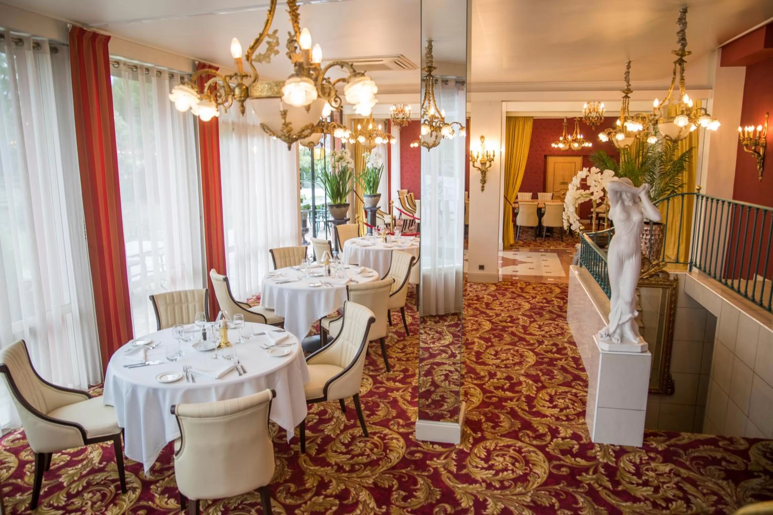 Restaurant/places to eat in Best Western Beauséjour