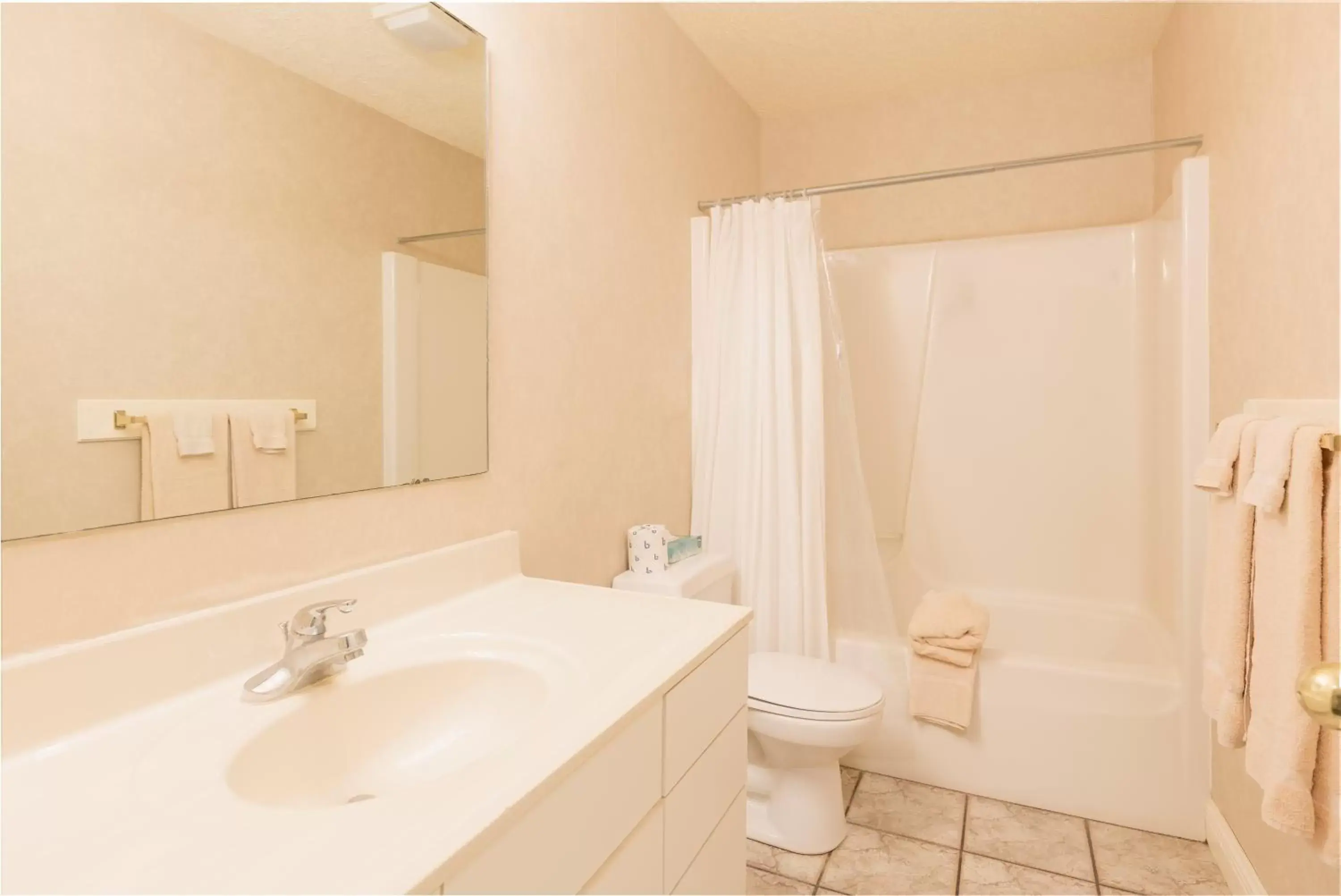 Double Room with Pool View in The Blue Heron Inn Double Room with Pool View in The Blue Heron Inn