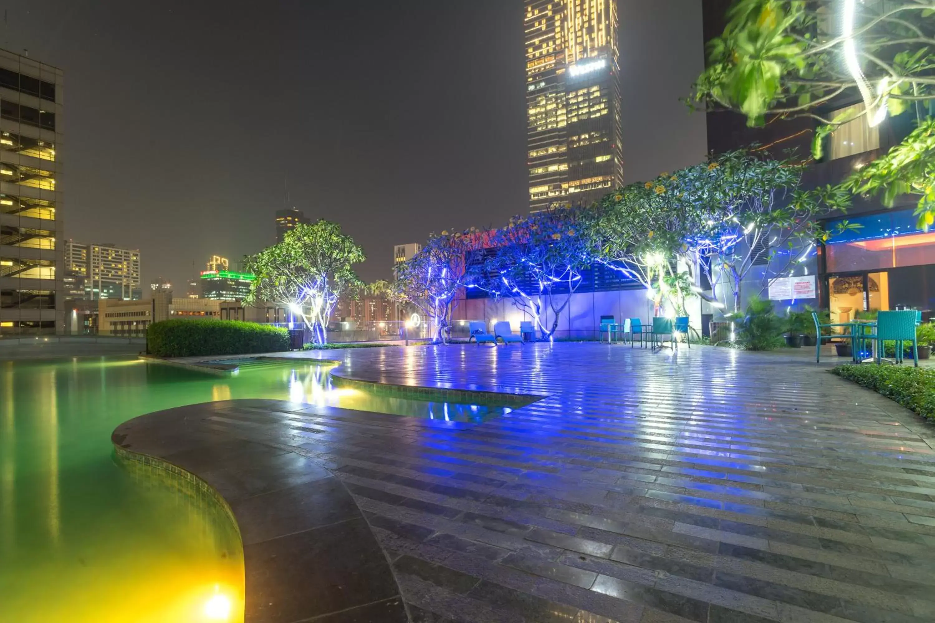 Swimming Pool in Manhattan Hotel Jakarta